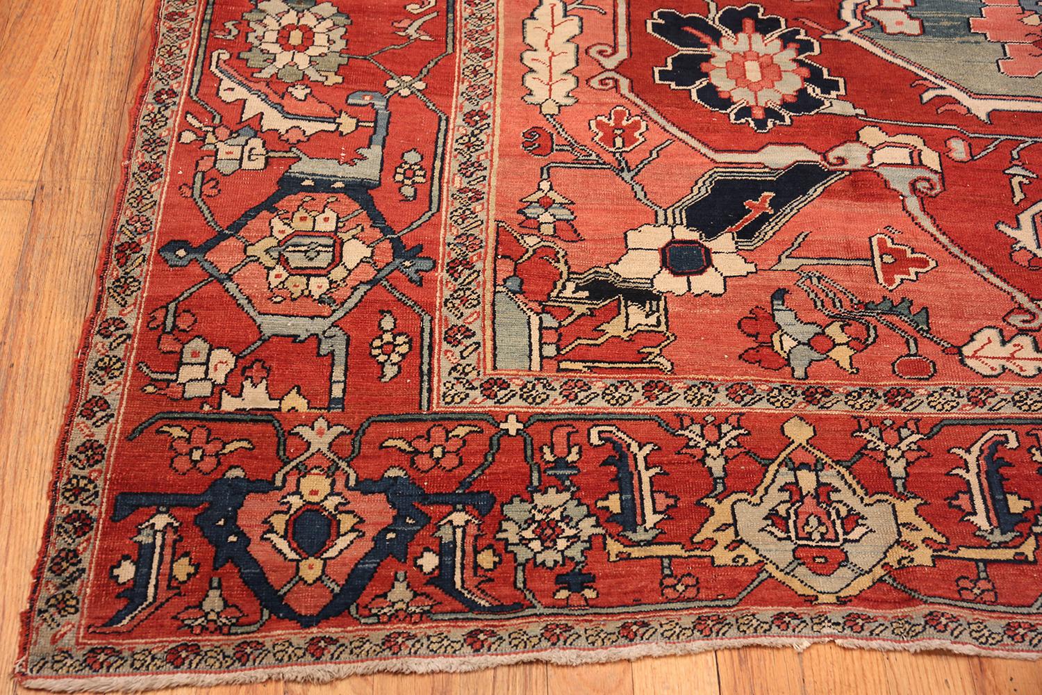 19th Century Antique Persian Serapi Rug. 8 ft 8 in x 10 ft 7 in For Sale