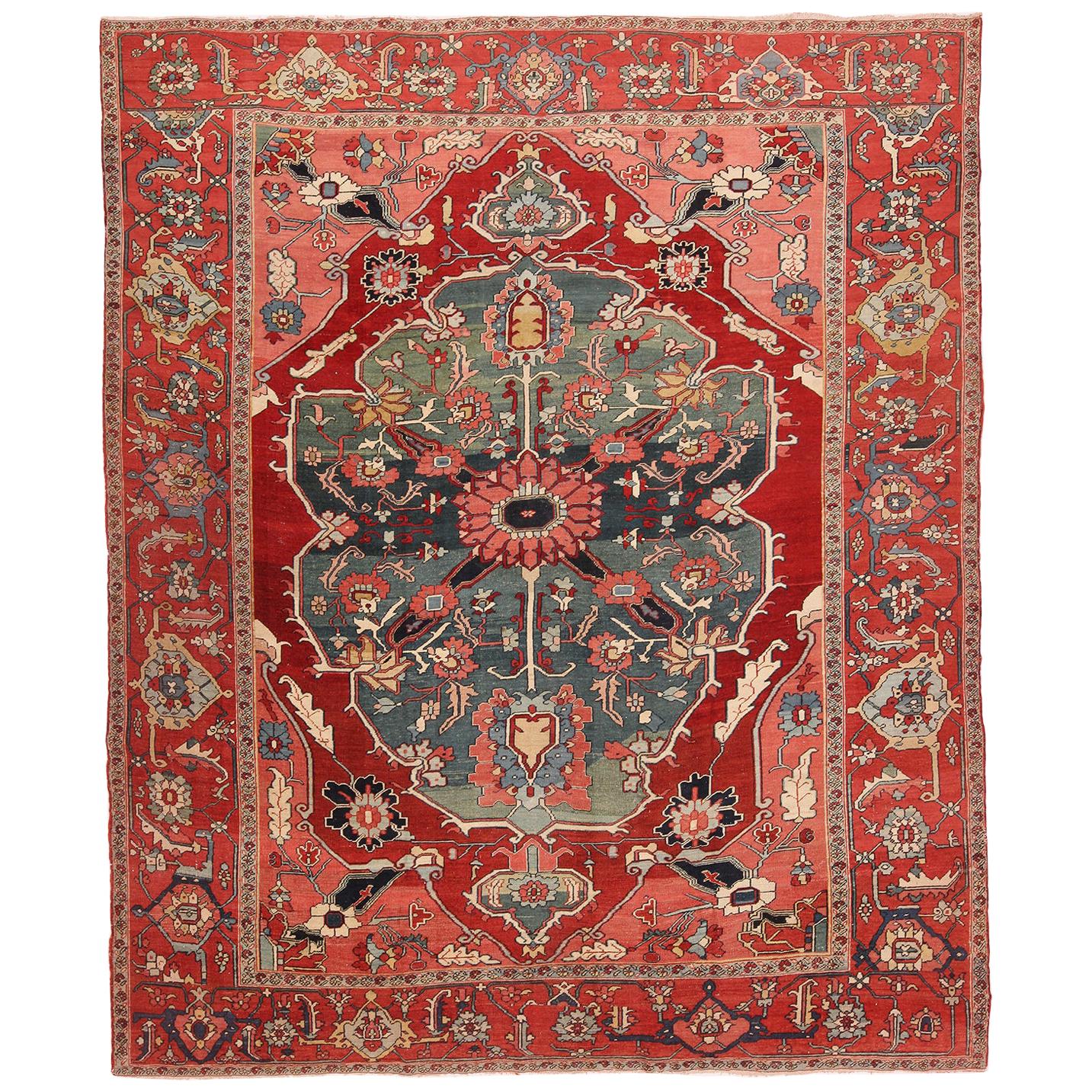 Antique Persian Serapi Rug. 8 ft 8 in x 10 ft 7 in For Sale