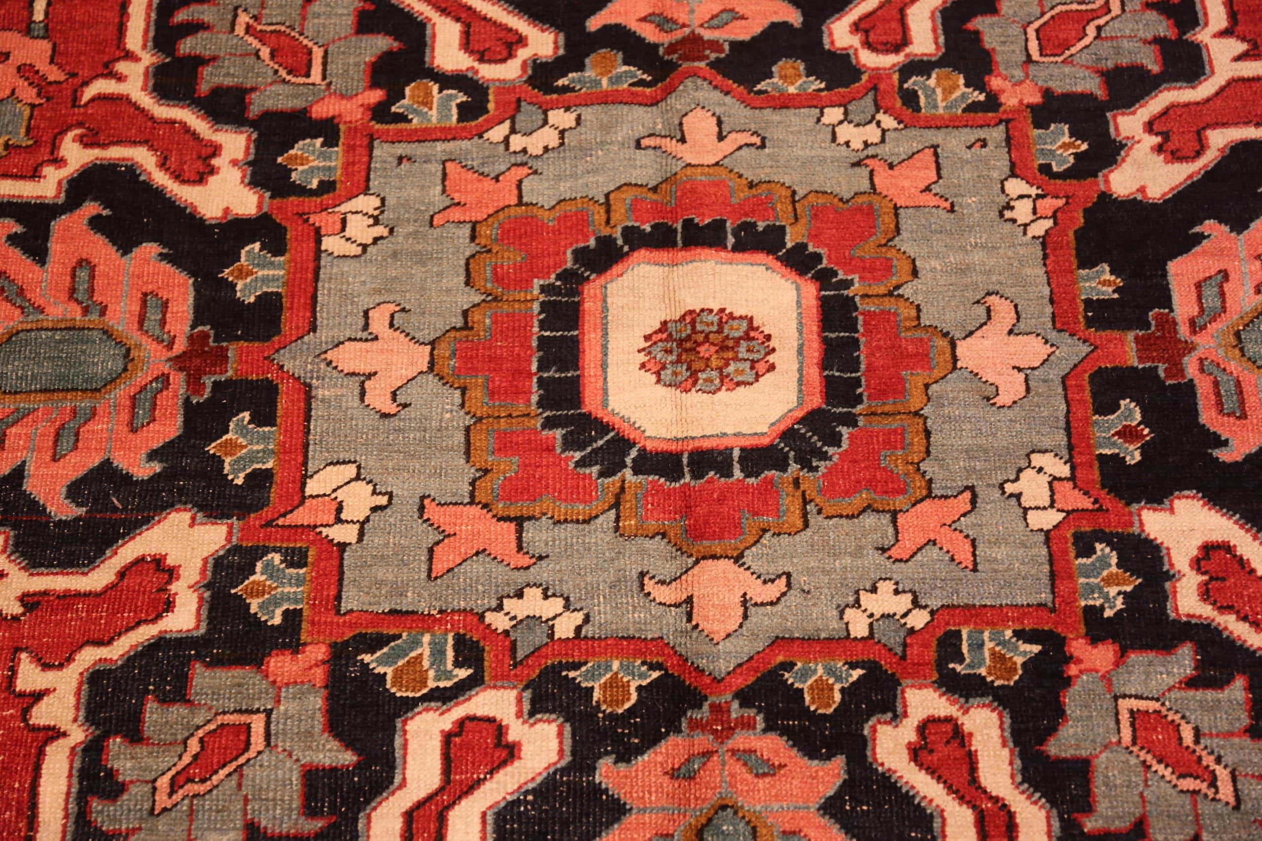 Antique Persian Serapi Rug, Country of origin: Persia, Circa date: 1900. Size: 8 ft 9 in x 12 ft 2 in (2.67 m x 3.71 m)

