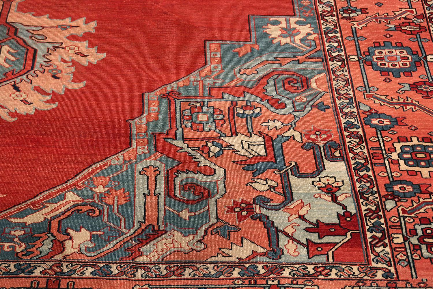 20th Century Antique Persian Serapi Rug. Size: 9 ft. 2 in x 13 ft