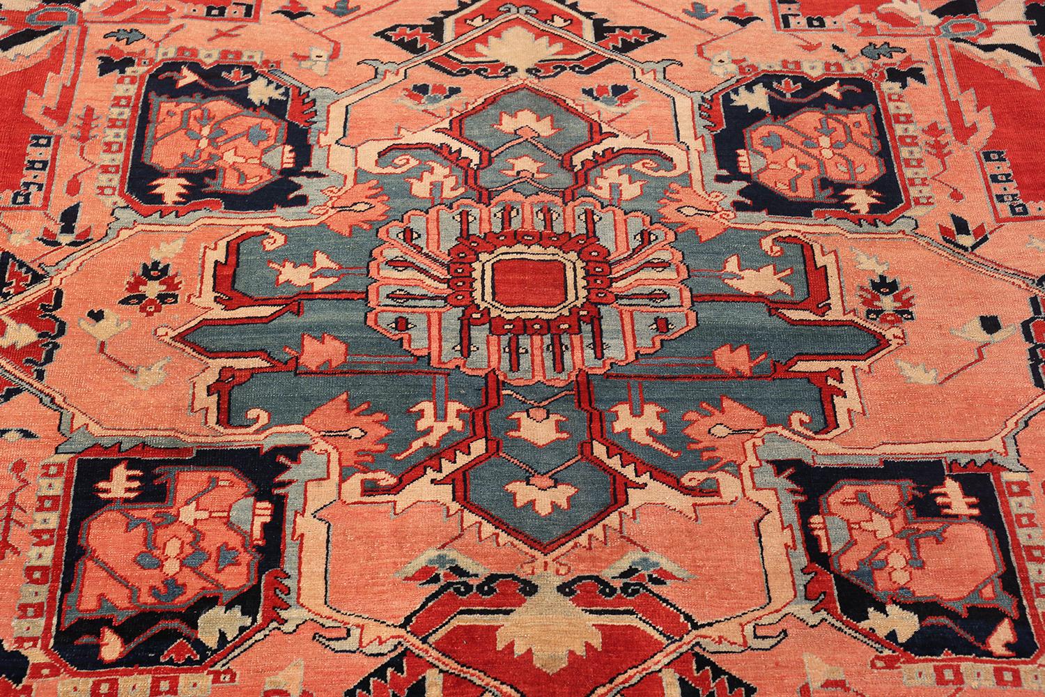 Wool Antique Persian Serapi Rug. Size: 9 ft. 2 in x 13 ft