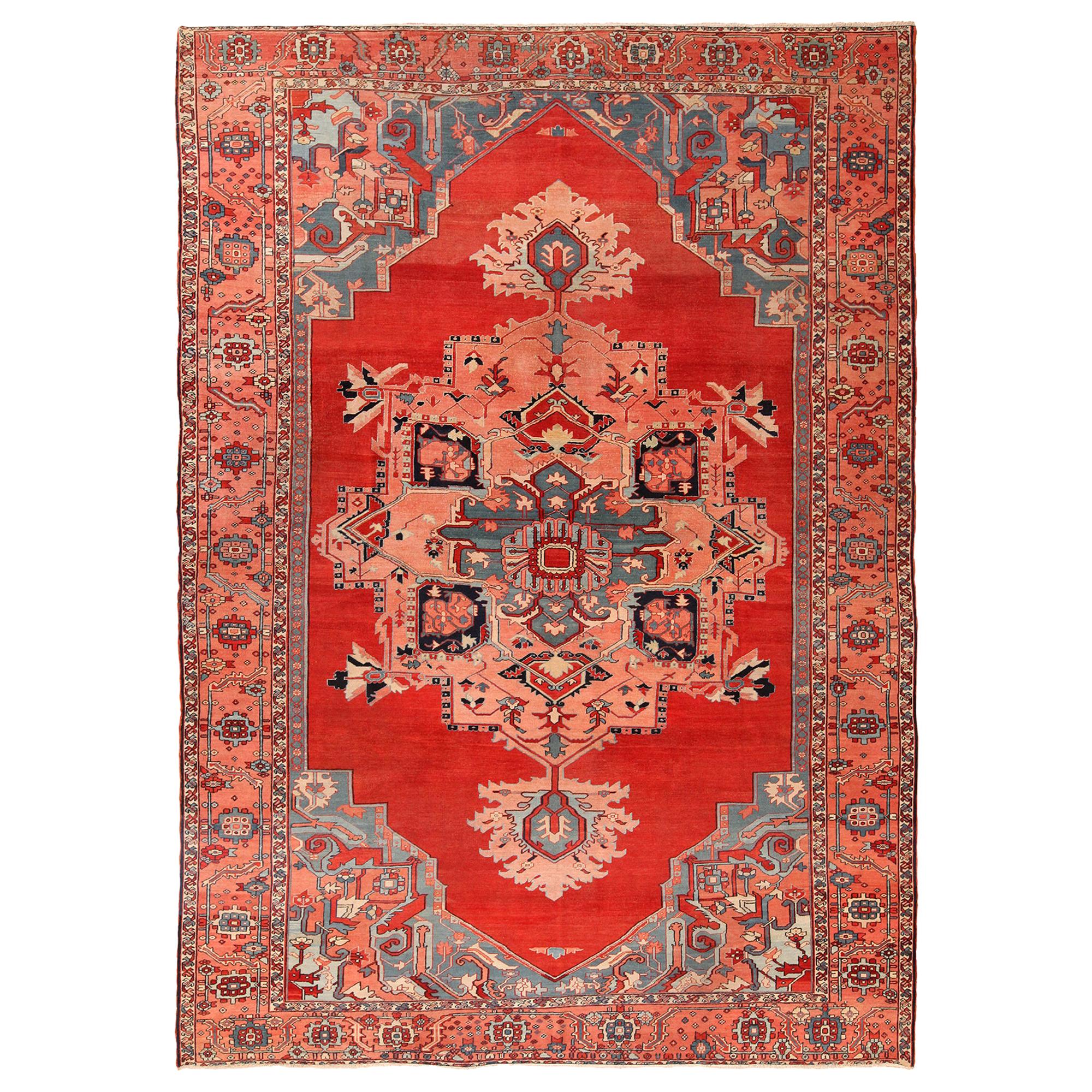 Antique Persian Serapi Rug. Size: 9 ft. 2 in x 13 ft