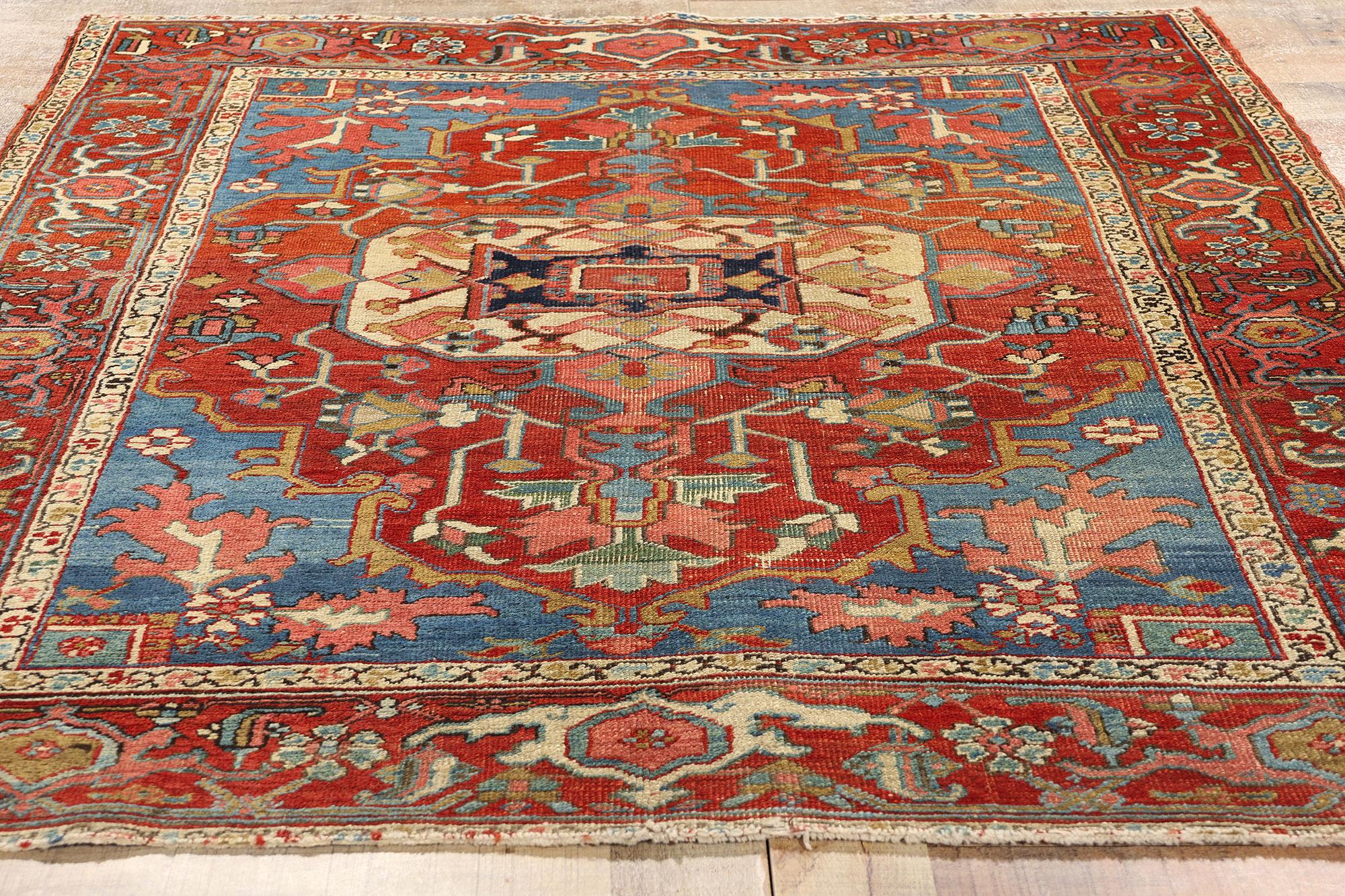 Antique Persian Serapi Rug, Timeless Elegance Meets Modern Style For Sale 1