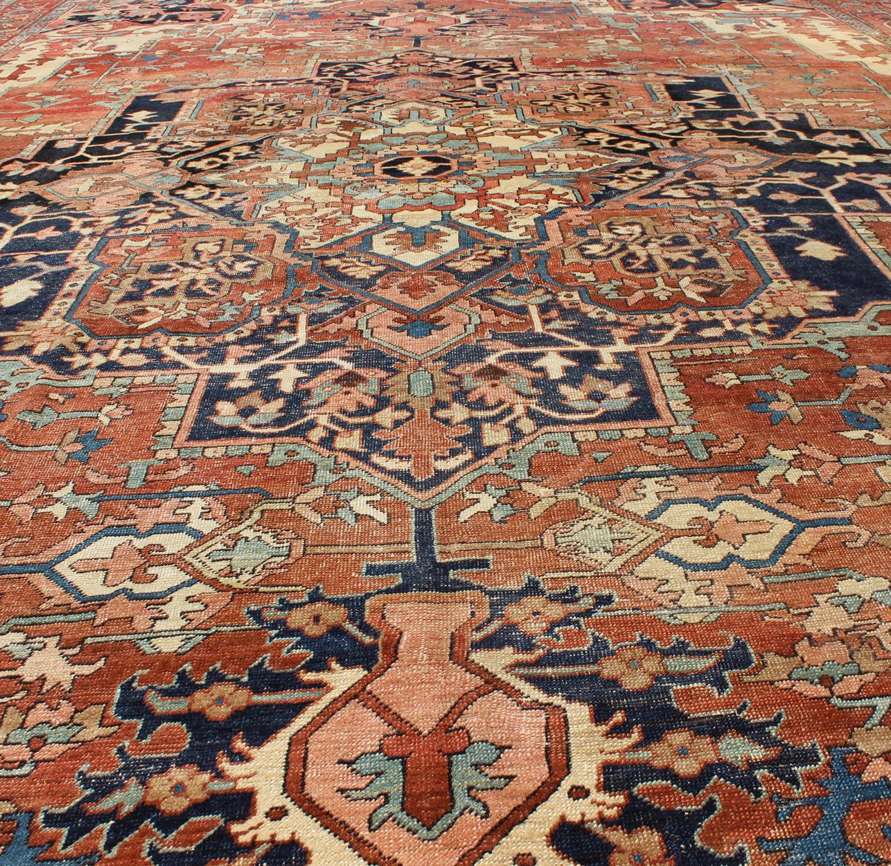 19th Century Antique Persian Serapi Rug Detailed Layered Medallion For Sale 4