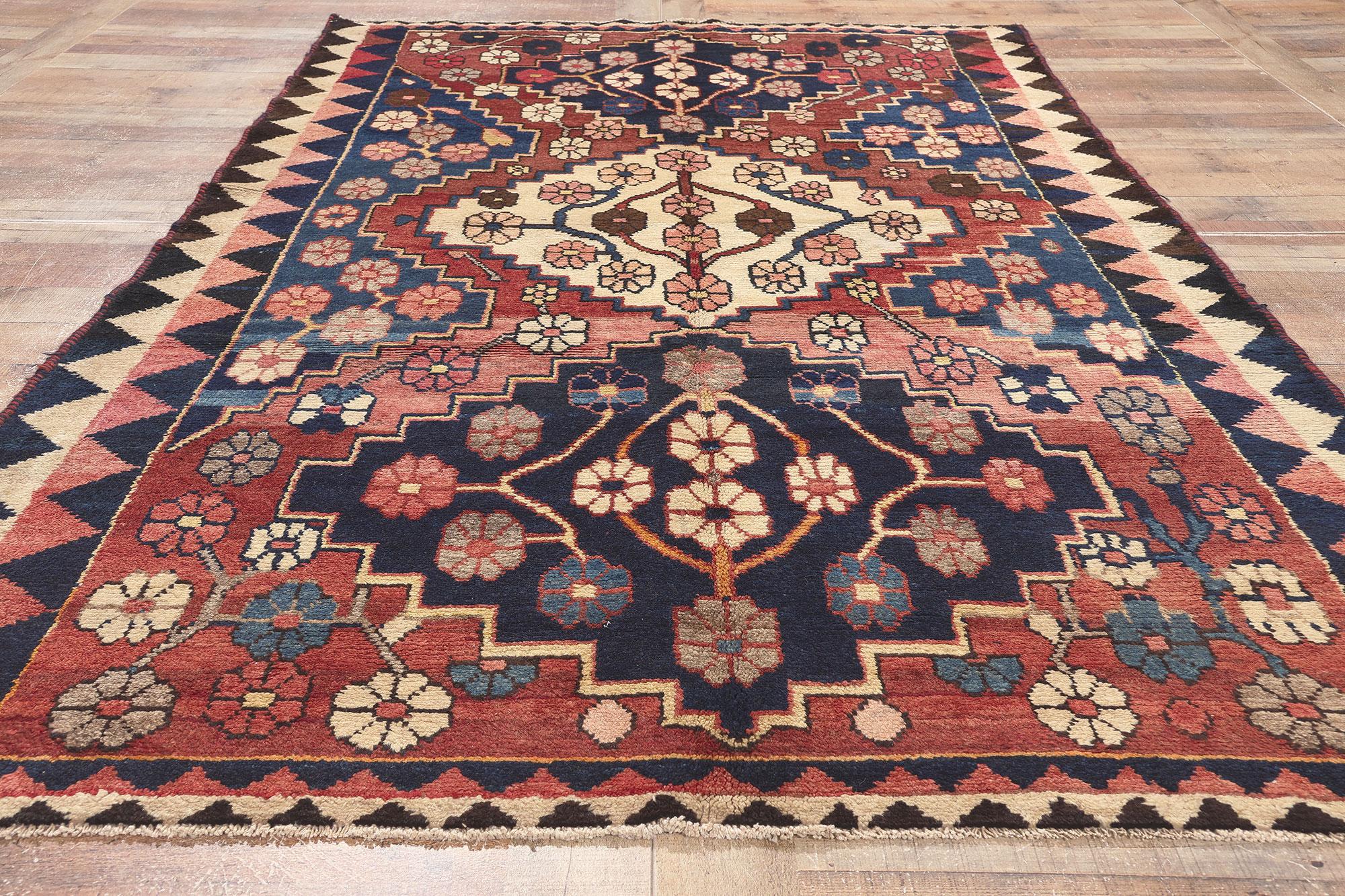 Antique Persian Shiraz Carpet, 04'11 x 09'00 For Sale 1