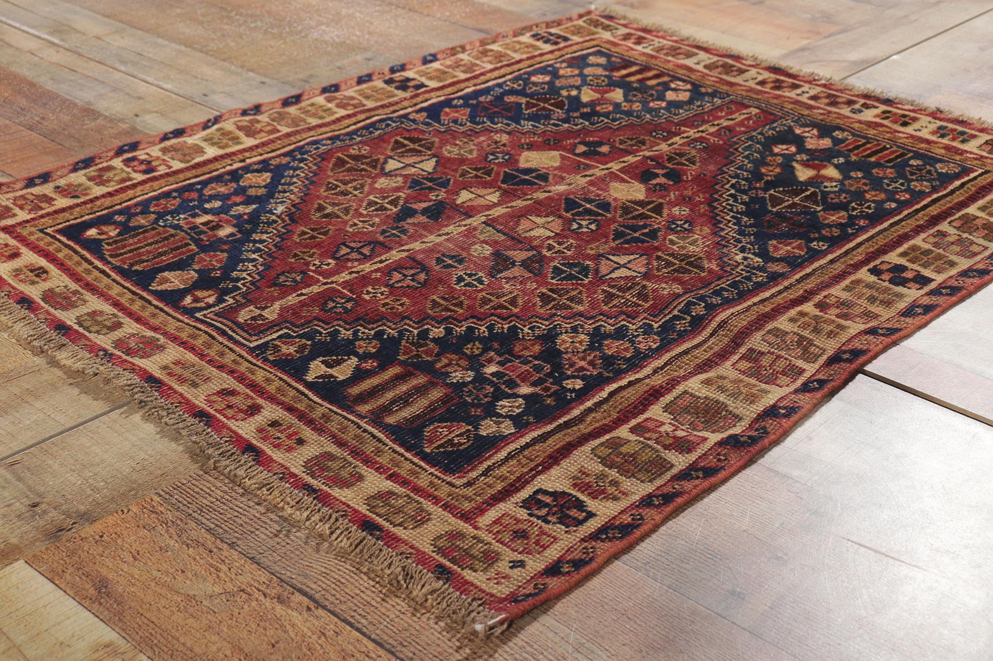 Tapis persan ancien de Shiraz en vente 1