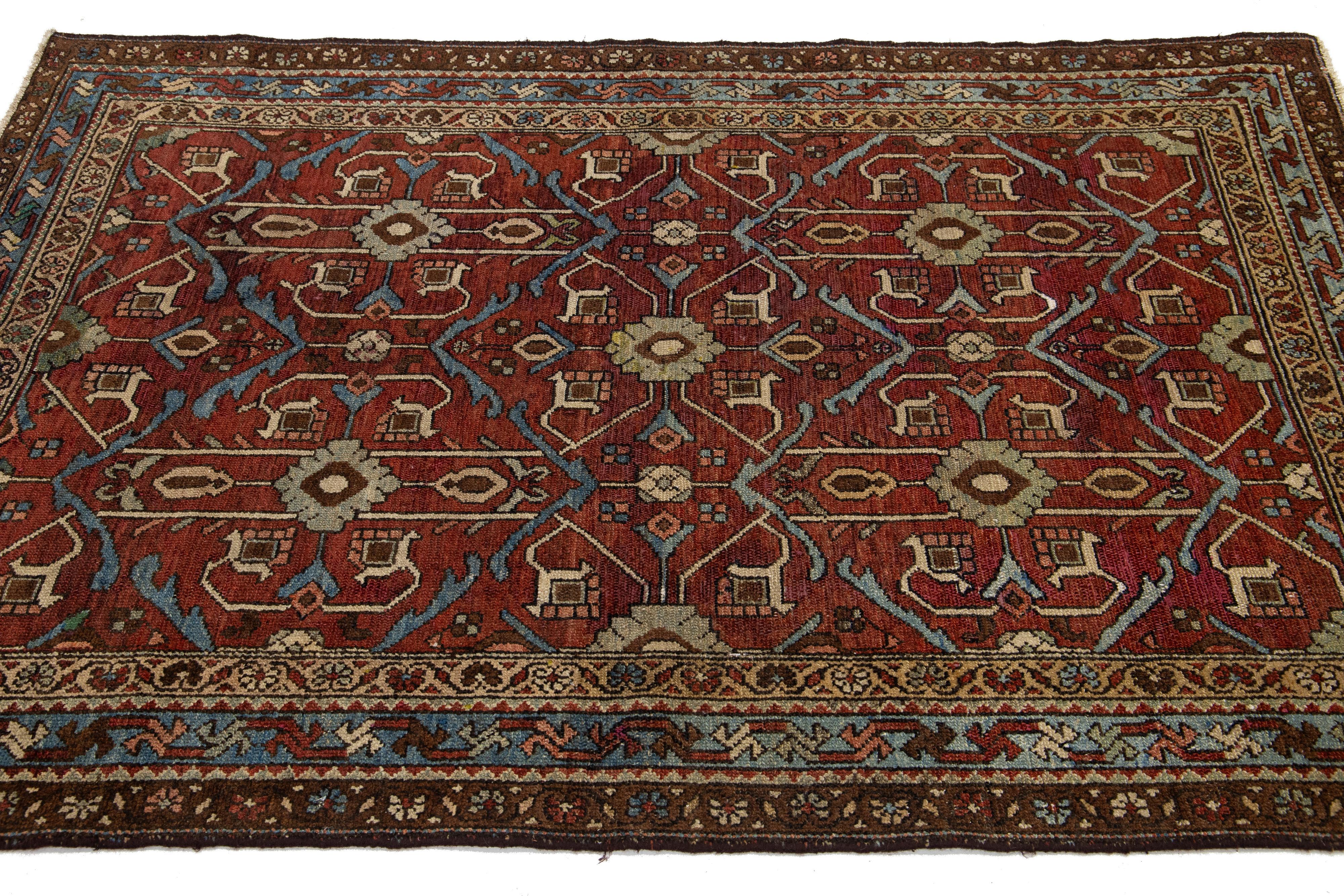 Antiker persischer Shirvan-Roter Wollteppich aus Shirvan mit geometrischem Design (Handgeknüpft) im Angebot