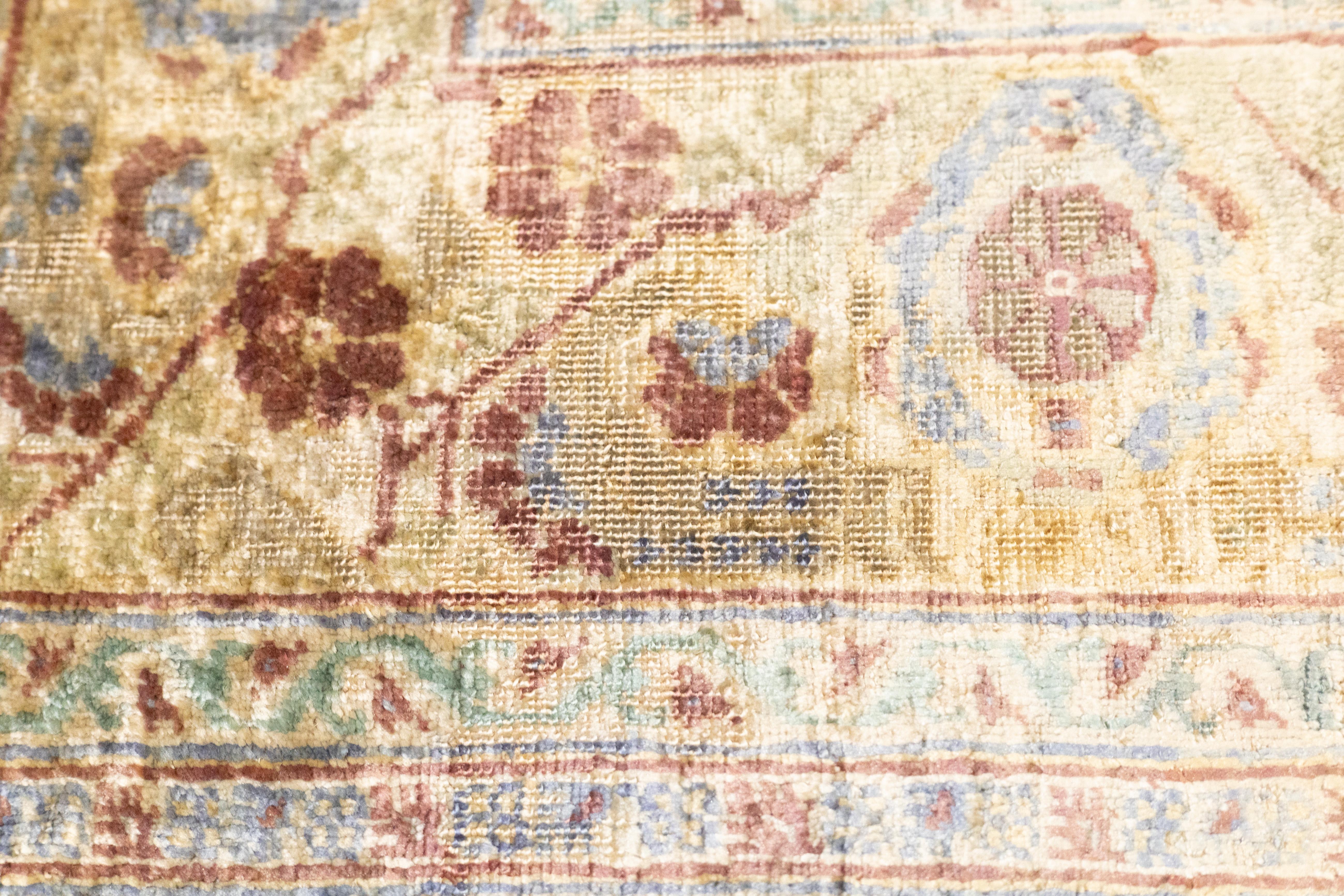 Seta Antico Tabriz in seta persiana Haji Jalili  Tappeto 4'1'' x 5'5'' in vendita