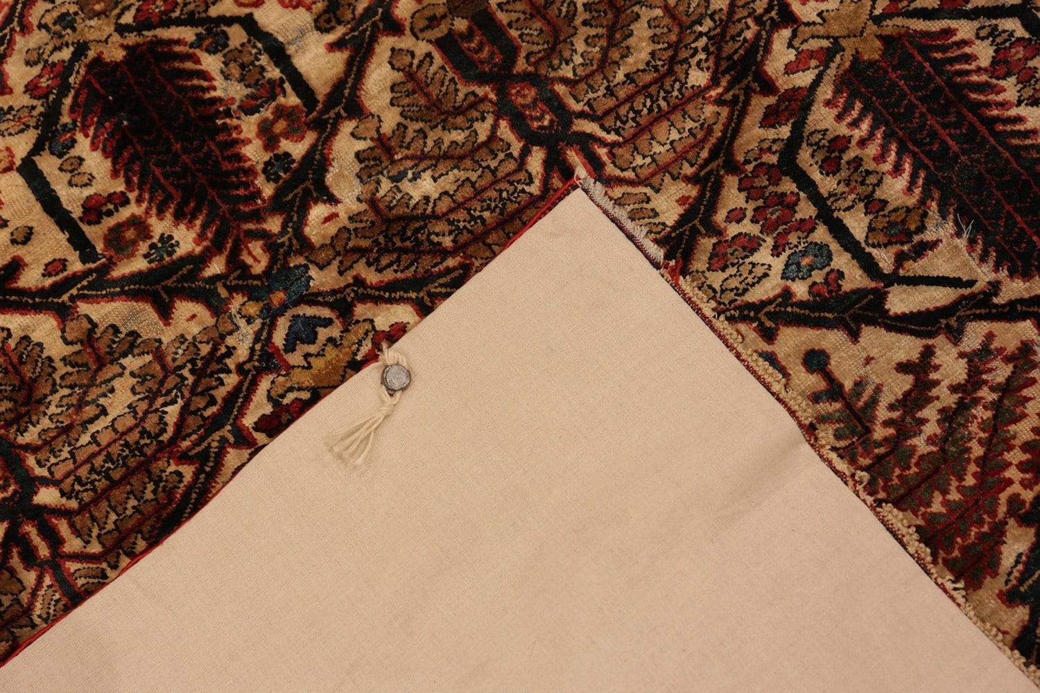 19th Century Antique Persian Silk Heriz Carpet. 4 ft 8 in x 6 ft For Sale