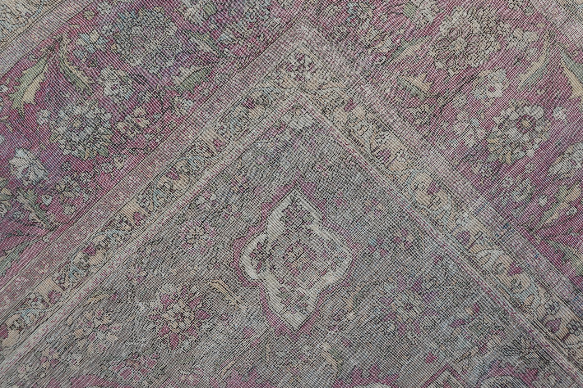 Ancien tapis persan en soie Mohtesham avec médaillon central 7'0 x 10'5 en vente 2
