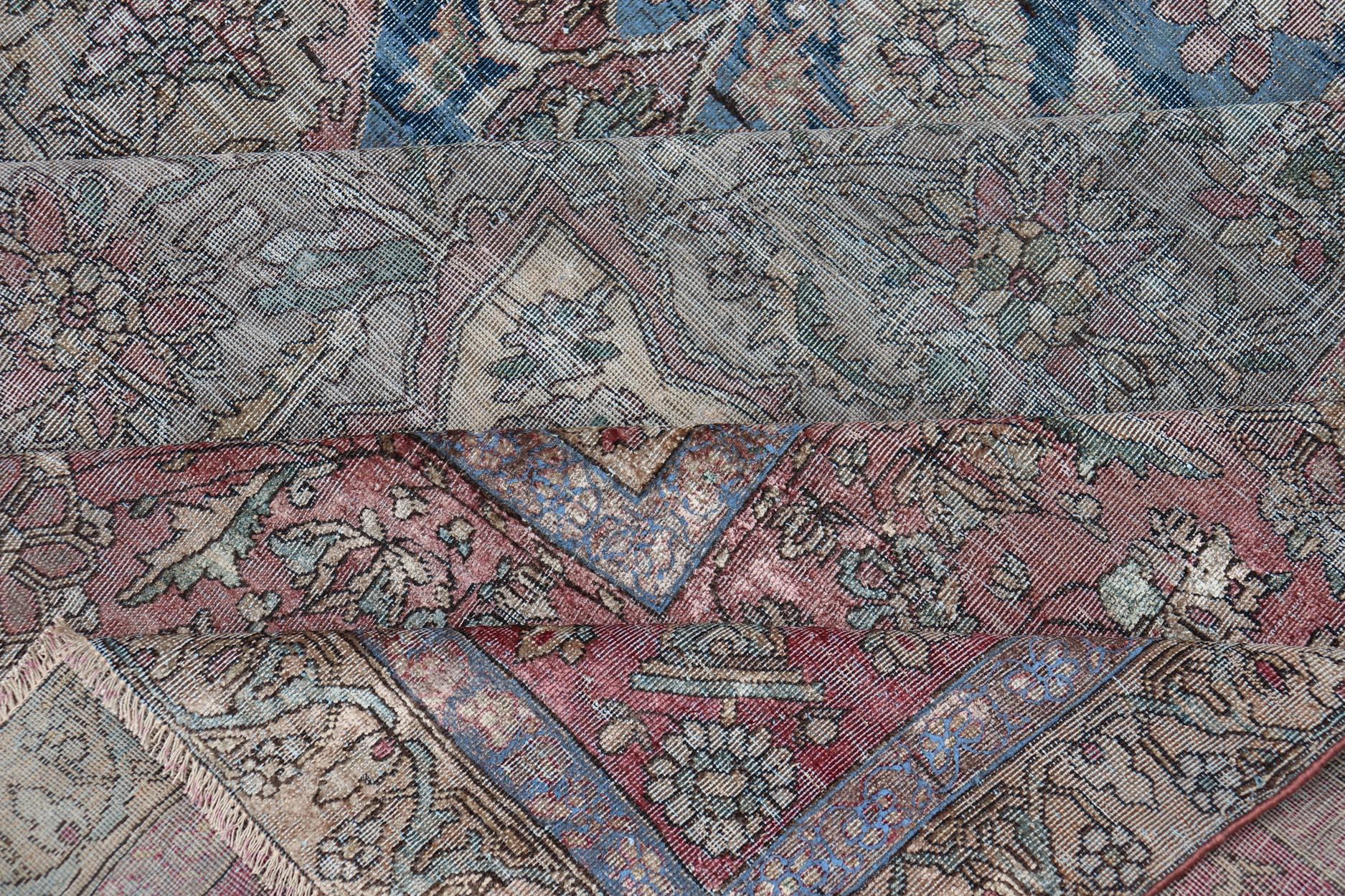 Ancien tapis persan en soie Mohtesham avec médaillon central 7'0 x 10'5 en vente 3