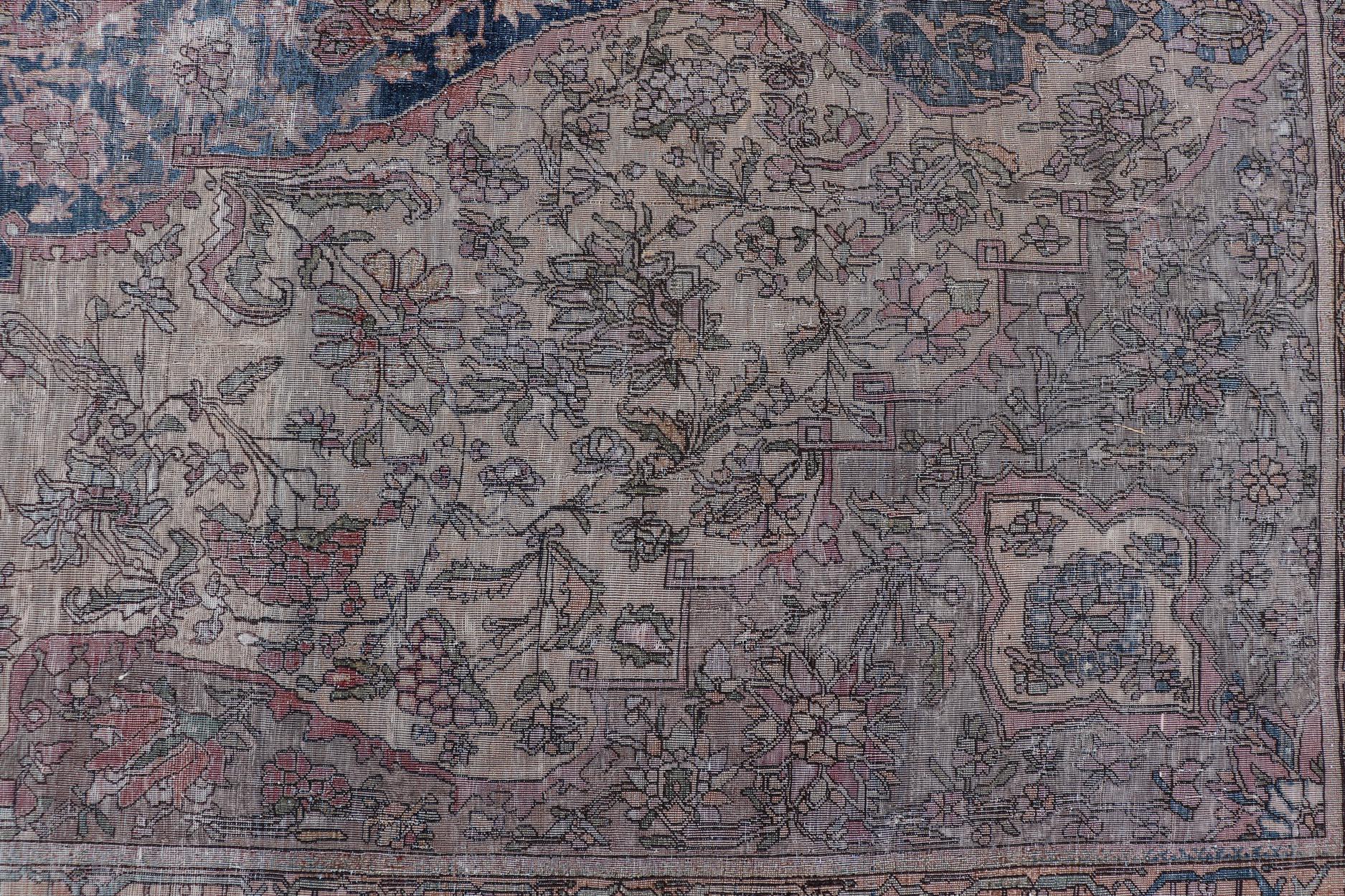 Ancien tapis persan en soie Mohtesham avec médaillon central 7'0 x 10'5 en vente 11