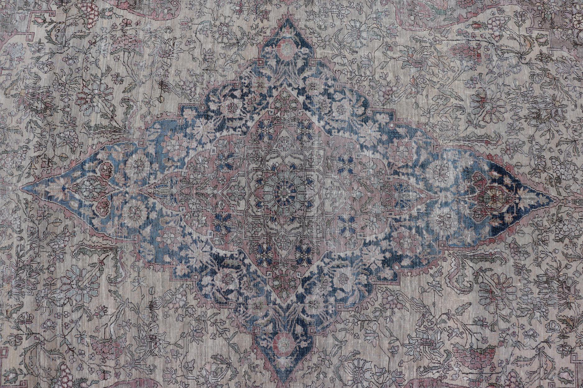Ancien tapis persan en soie Mohtesham avec médaillon central 7'0 x 10'5 en vente 12