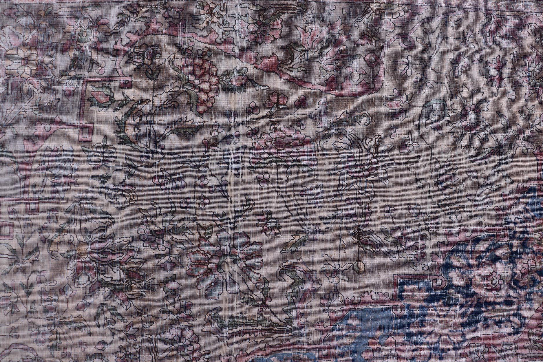 Noué à la main Ancien tapis persan en soie Mohtesham avec médaillon central 7'0 x 10'5 en vente