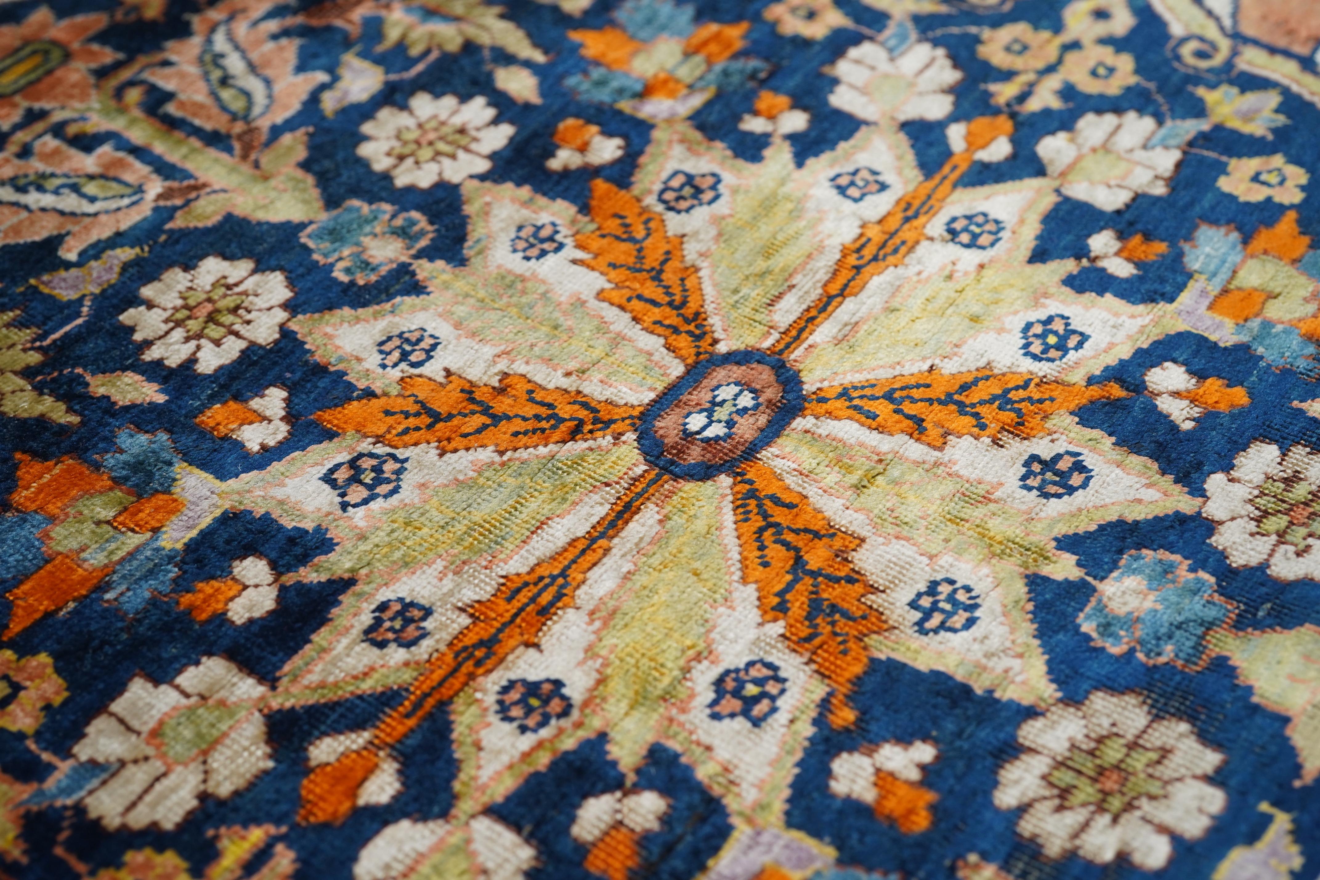 Seta Tappeto antico in seta persiana Tabriz Haji Jalili 4'3'' x 5'5'' in vendita