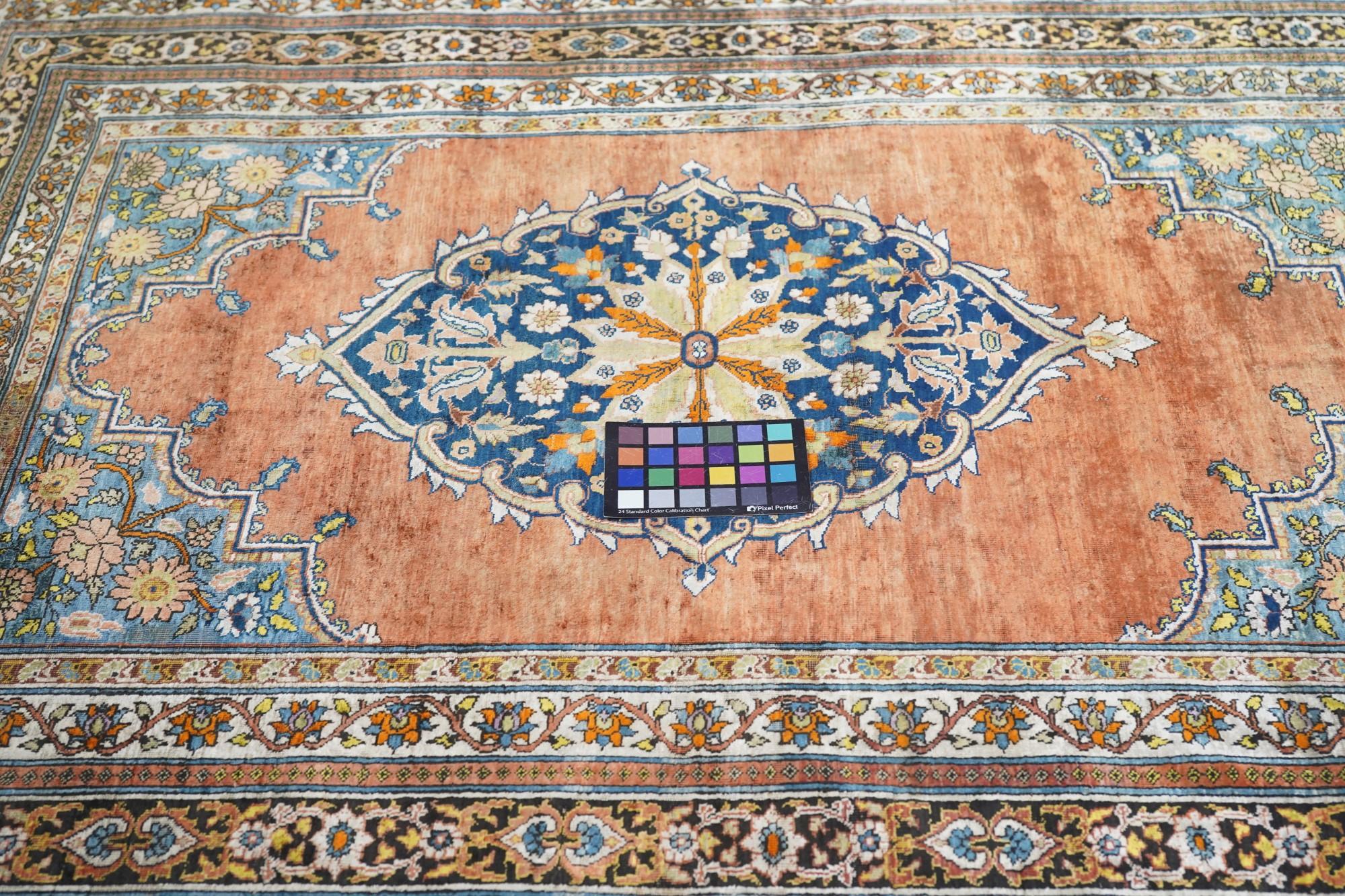 Tappeto antico in seta persiana Tabriz Haji Jalili 4'3'' x 5'5'' in vendita 2