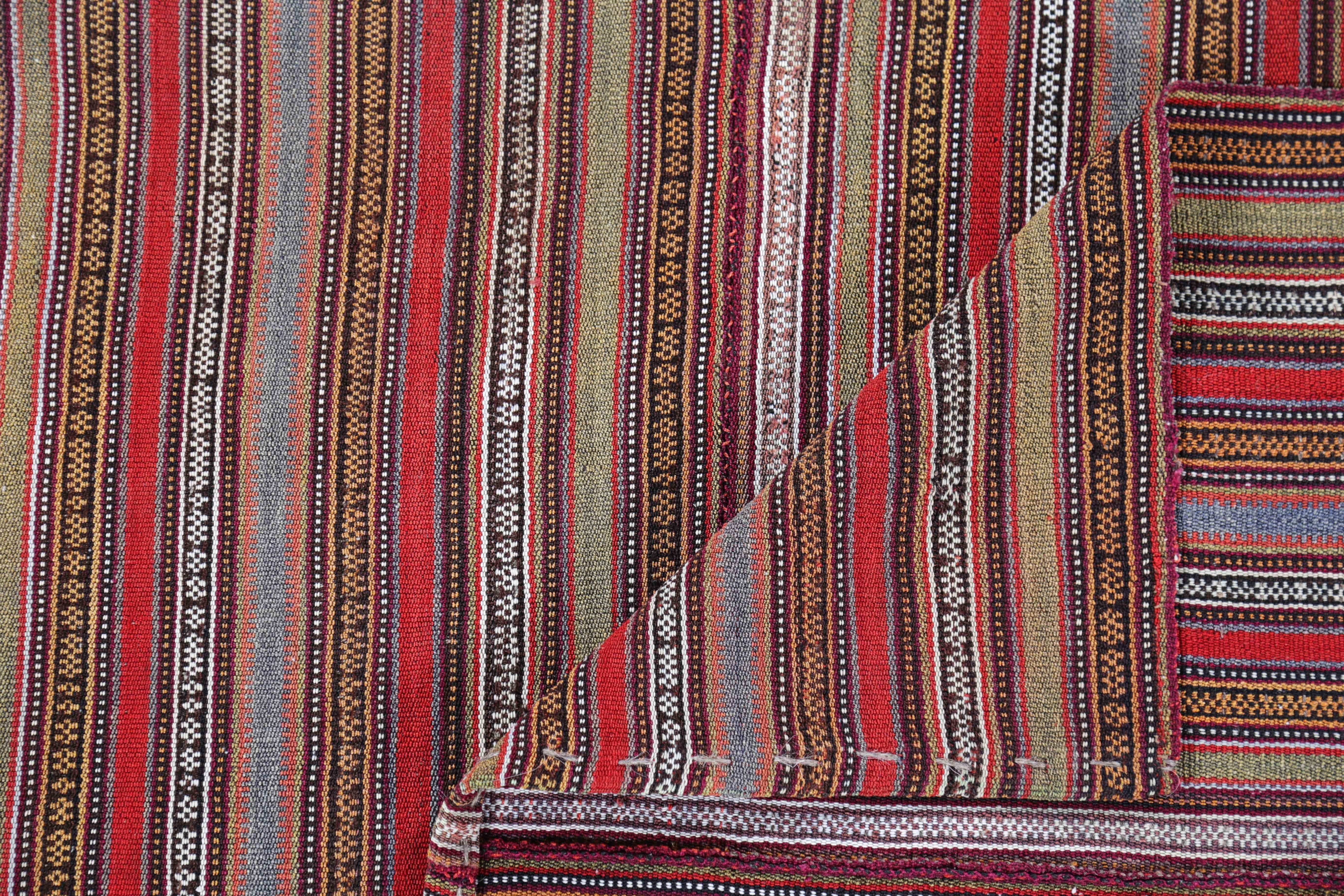Tessuto a mano Antico tappeto persiano quadrato Jajim Design in vendita