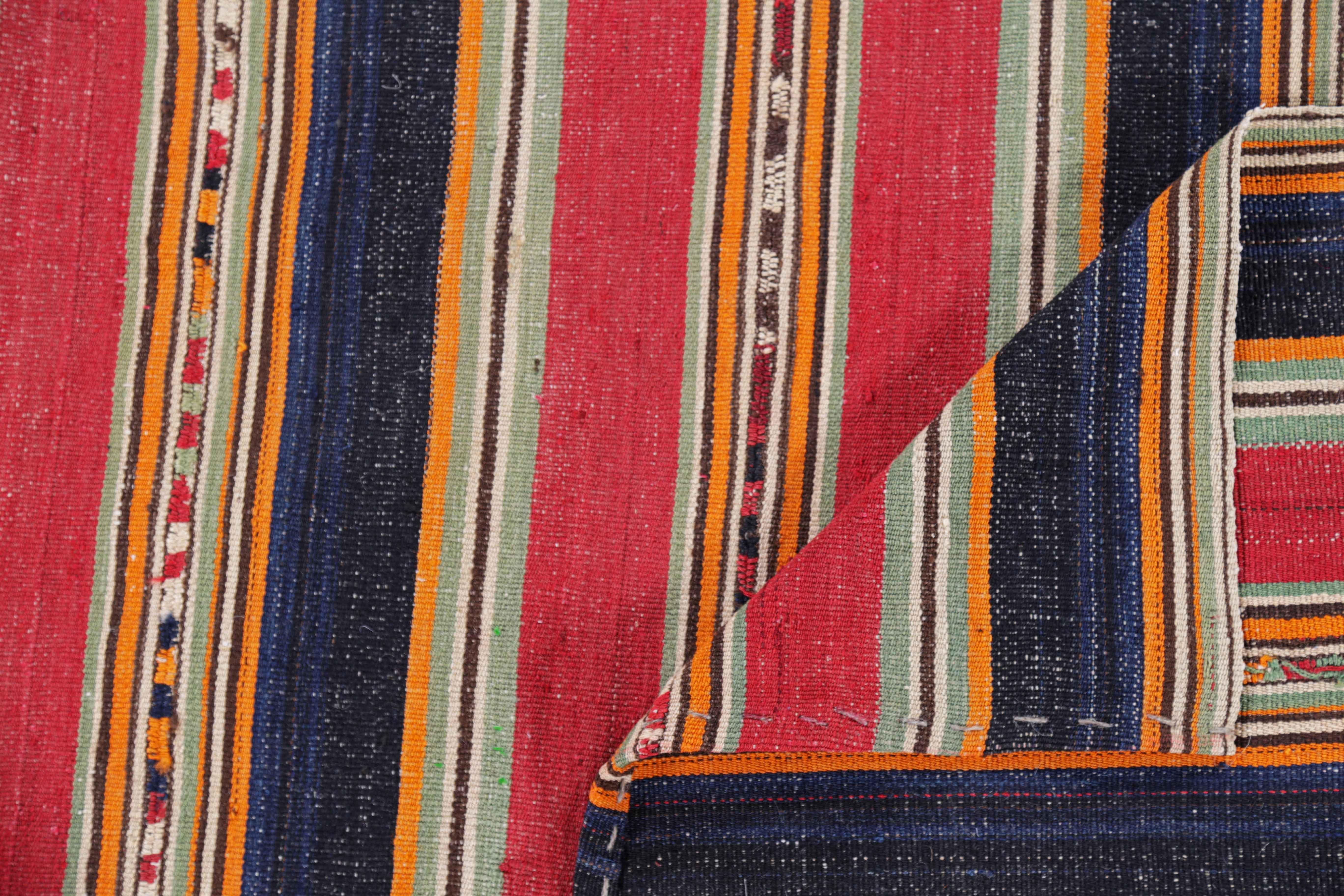 Tissé à la main Tapis persan carré ancien design Jajim en vente