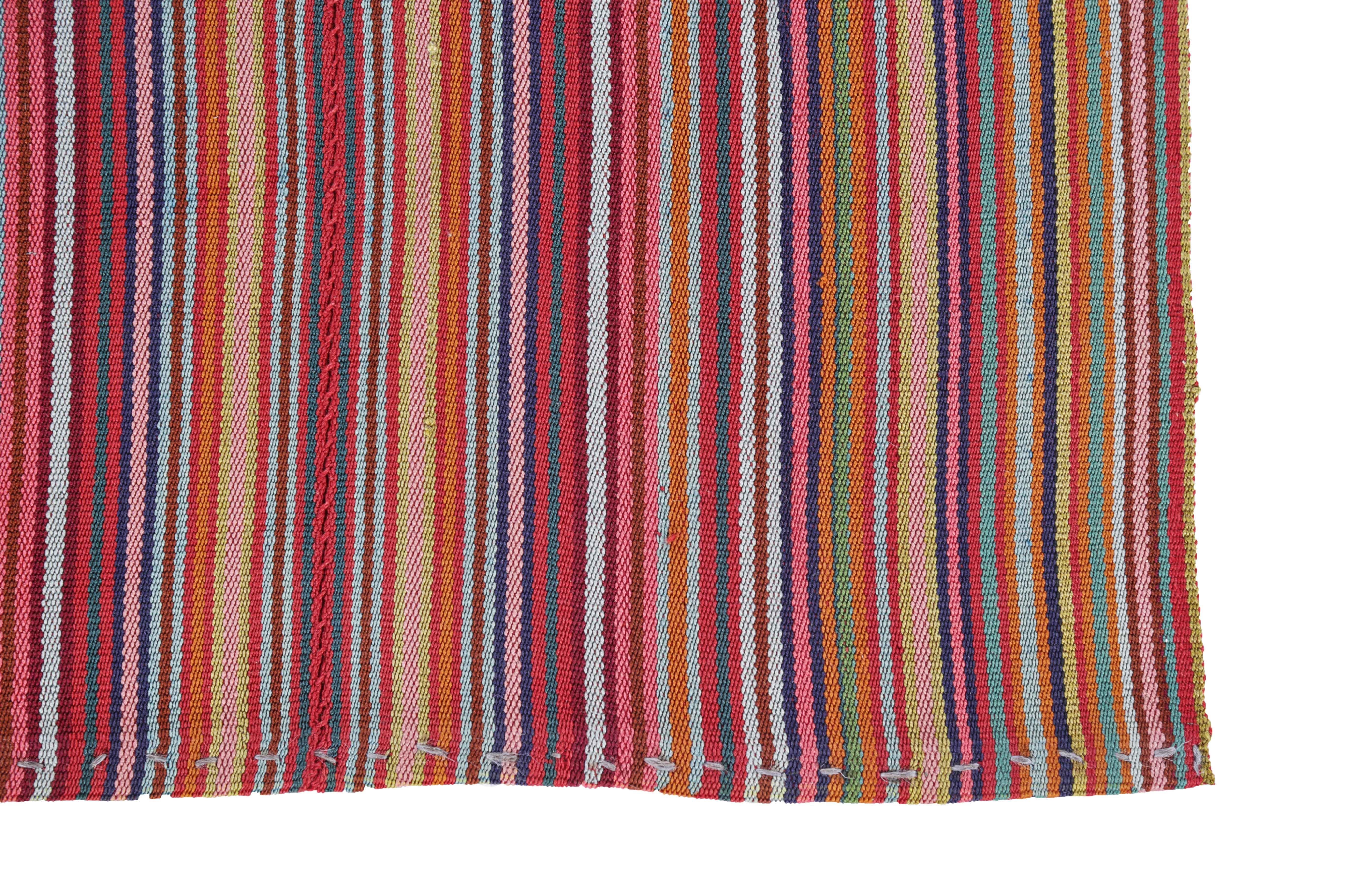 Altro Antico tappeto persiano quadrato Jajim Design in vendita