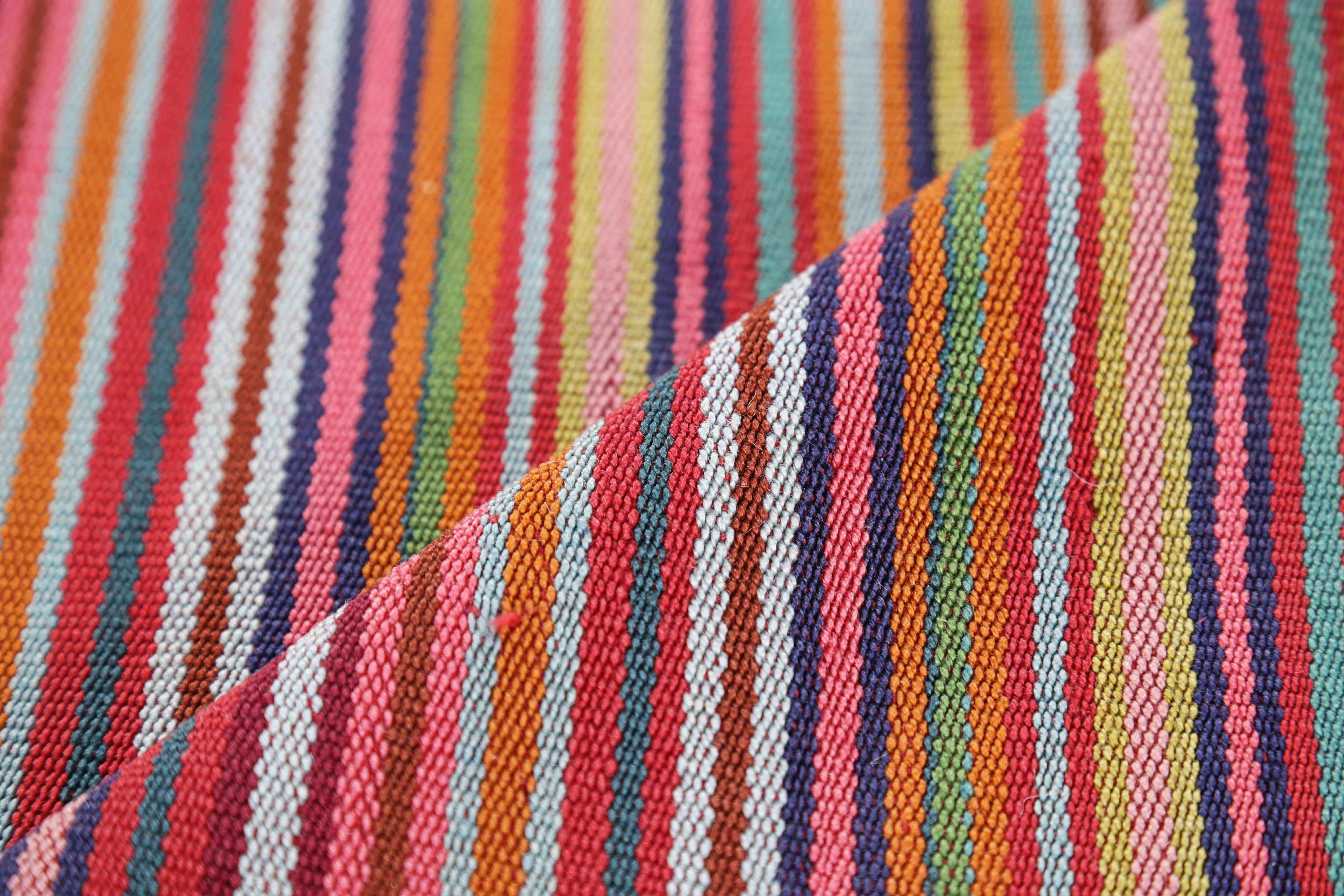 Persiano Antico tappeto persiano quadrato Jajim Design in vendita