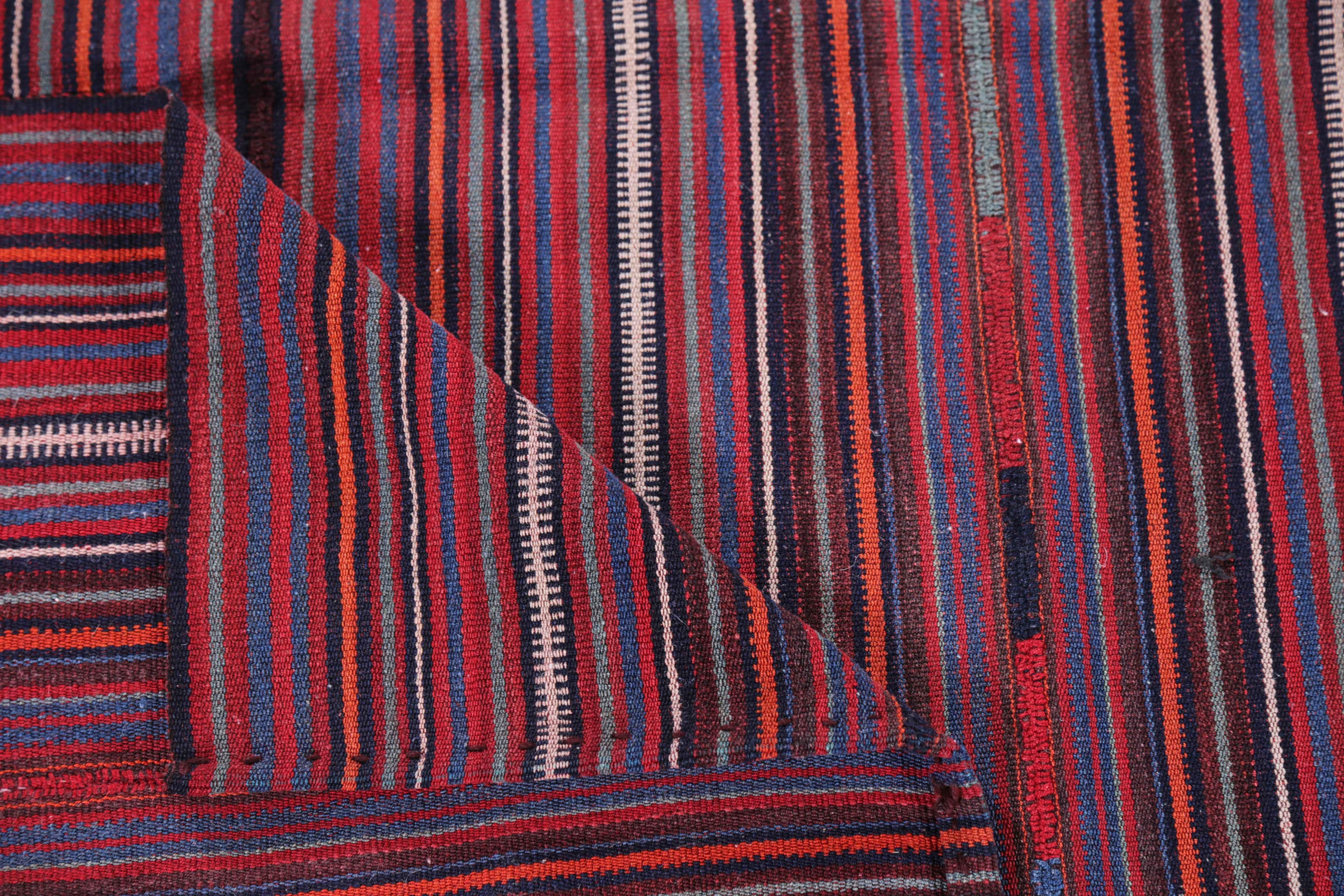 Tapis persan carré ancien design Jajim Excellent état - En vente à Dallas, TX