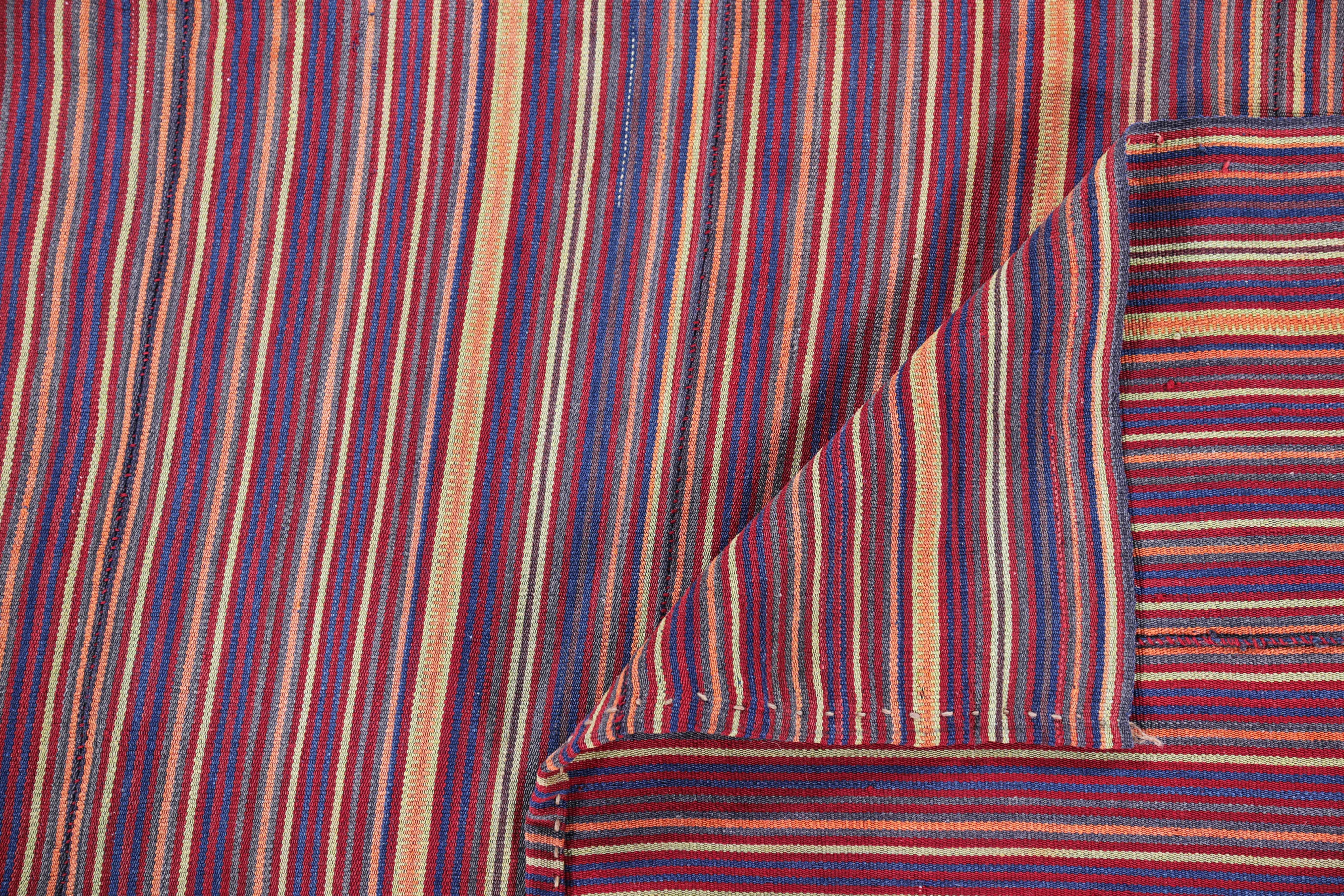 Tapis persan carré ancien design Jajim Excellent état - En vente à Dallas, TX