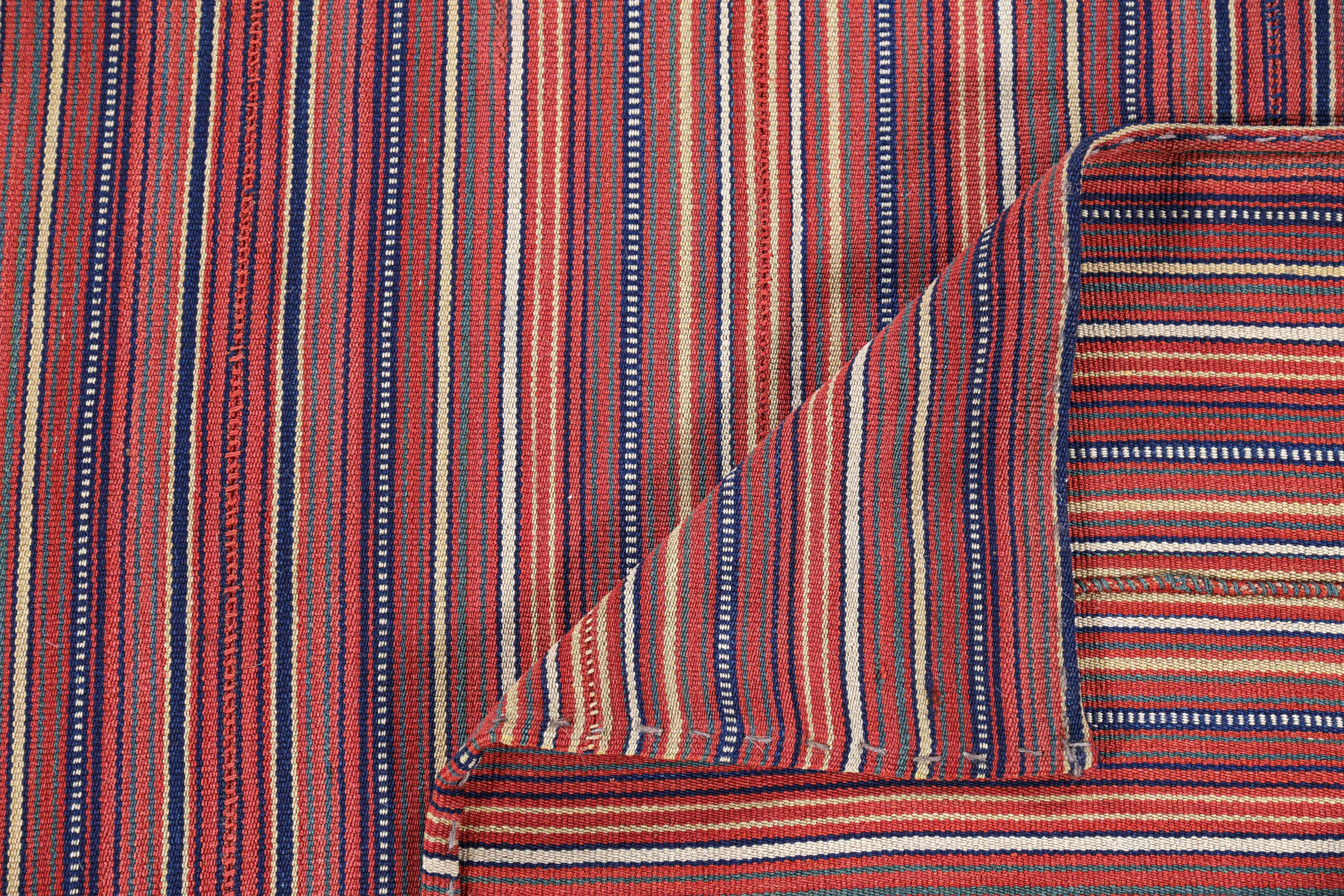 Antico tappeto persiano quadrato Jajim Design In condizioni ottime in vendita a Dallas, TX