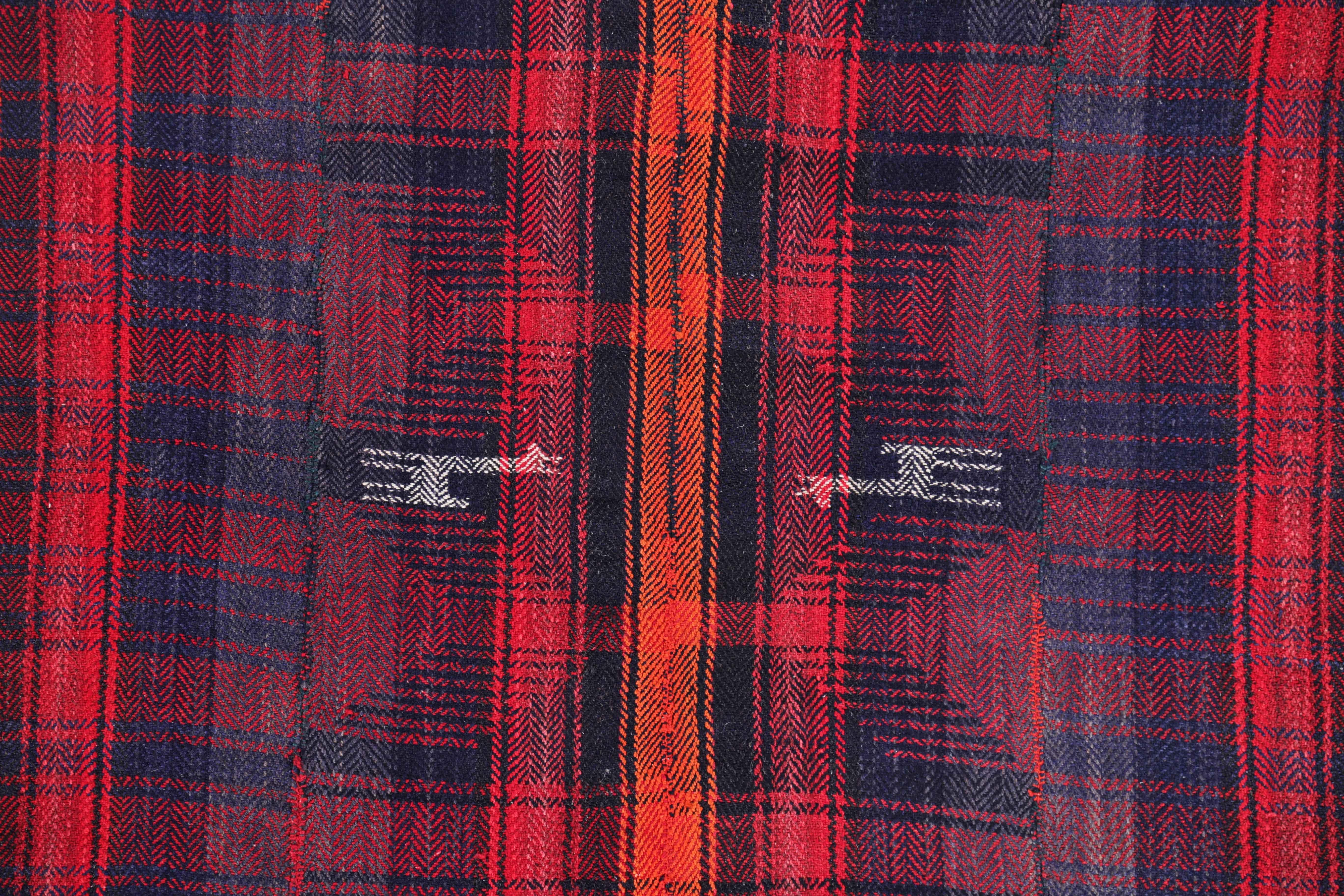 Persiano Antico tappeto persiano quadrato Rug & Kilim Design in vendita