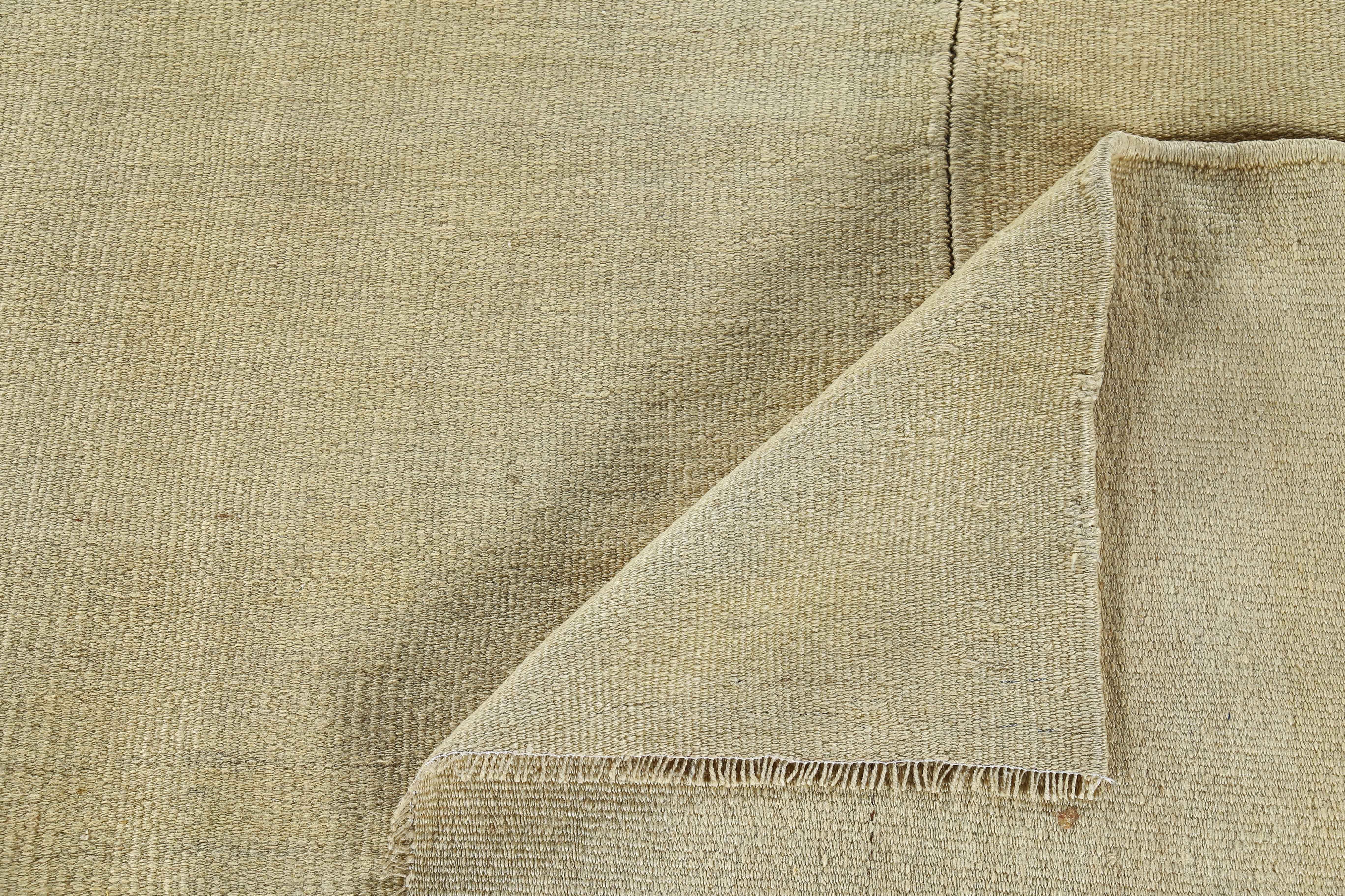 Antiker antiker persischer quadratischer Teppich im Kelim-Design (20. Jahrhundert) im Angebot