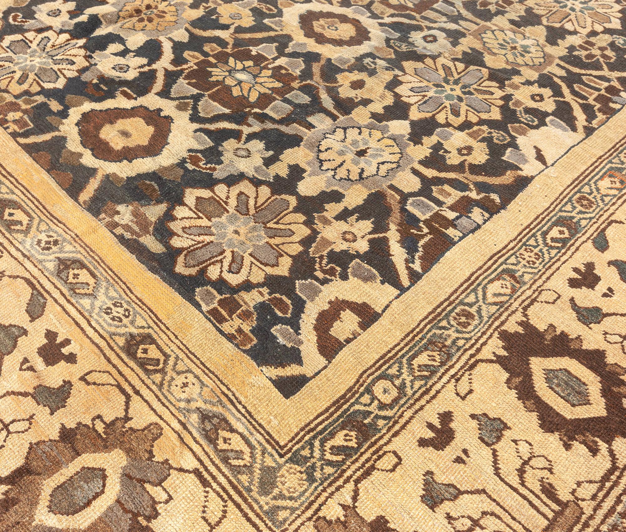 Tapis persan ancien de Sultanabad Botanic noué à la main Doris Leslie Blau Bon état - En vente à New York, NY