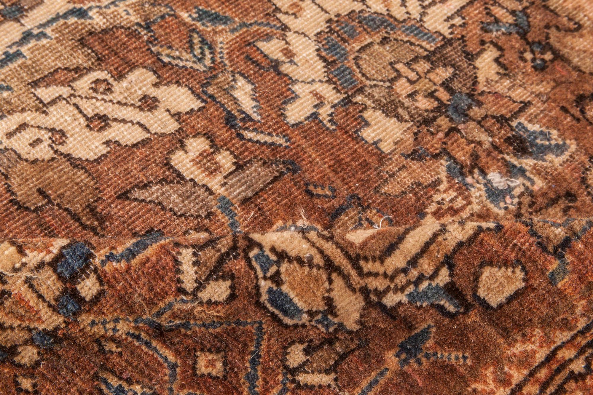 Antiker persischer Sultanabad-Teppich aus brauner handgewebter Wolle (Persisch) im Angebot