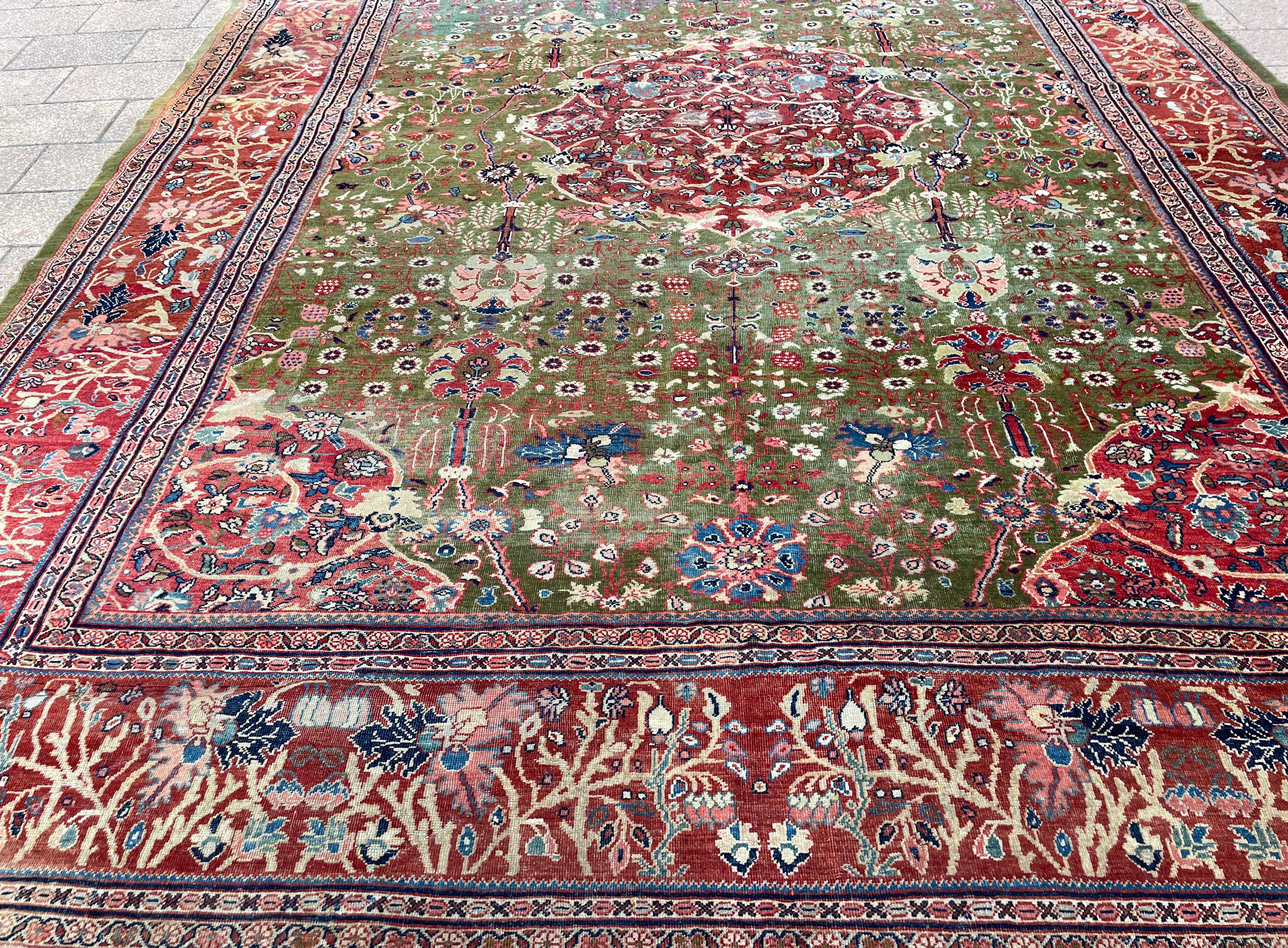 Antique Persian Sultanabad carpet, beneath The Ocean For Sale 10