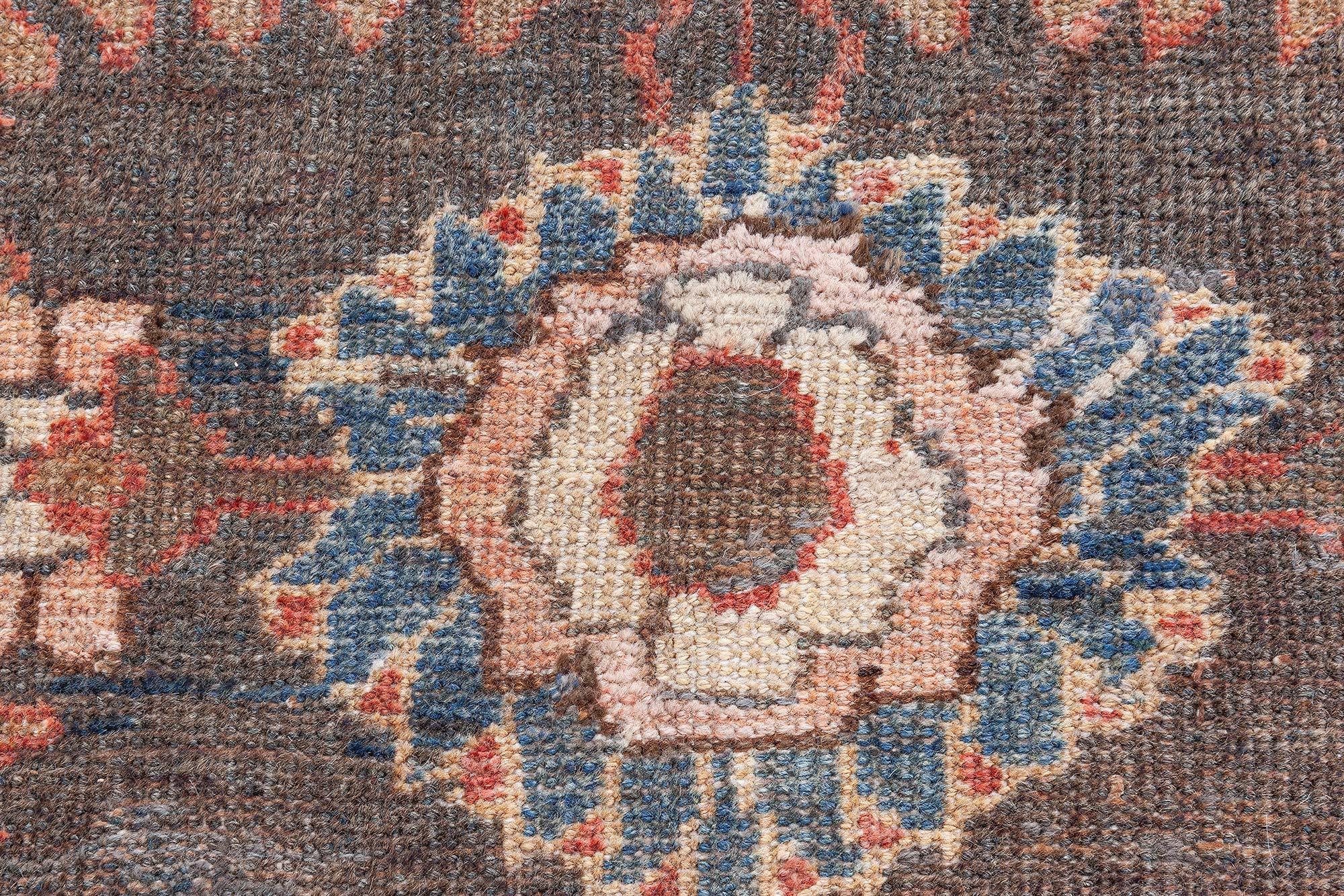 Doris Leslie Blauer antiker persischer Sultanabad-Teppich in Blau (Persisch) im Angebot