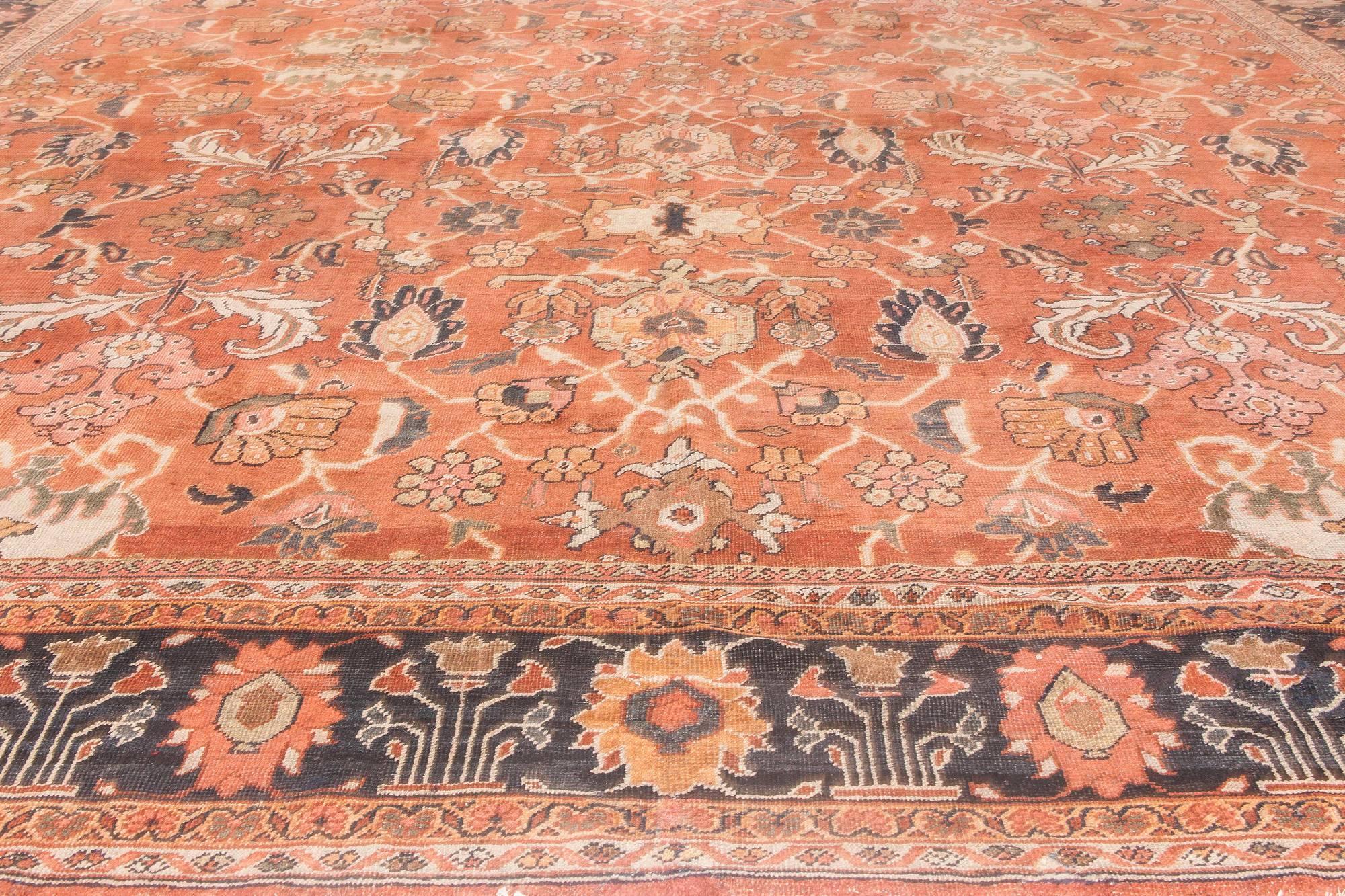Antique Persian Sultanabad Handwoven Rug In Good Condition For Sale In New York, NY