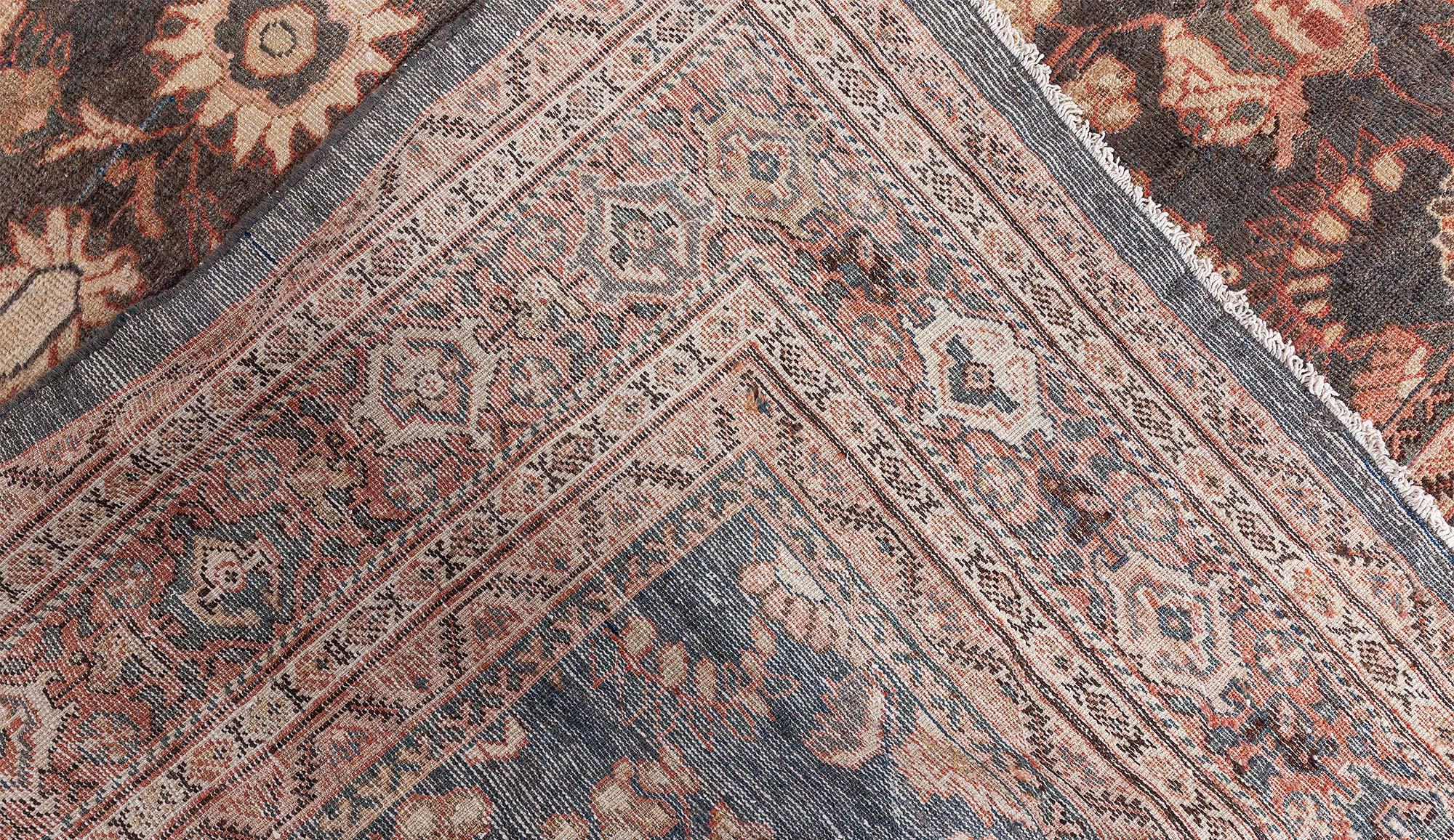 Doris Leslie Blauer antiker persischer Sultanabad-Teppich in Blau im Angebot 1