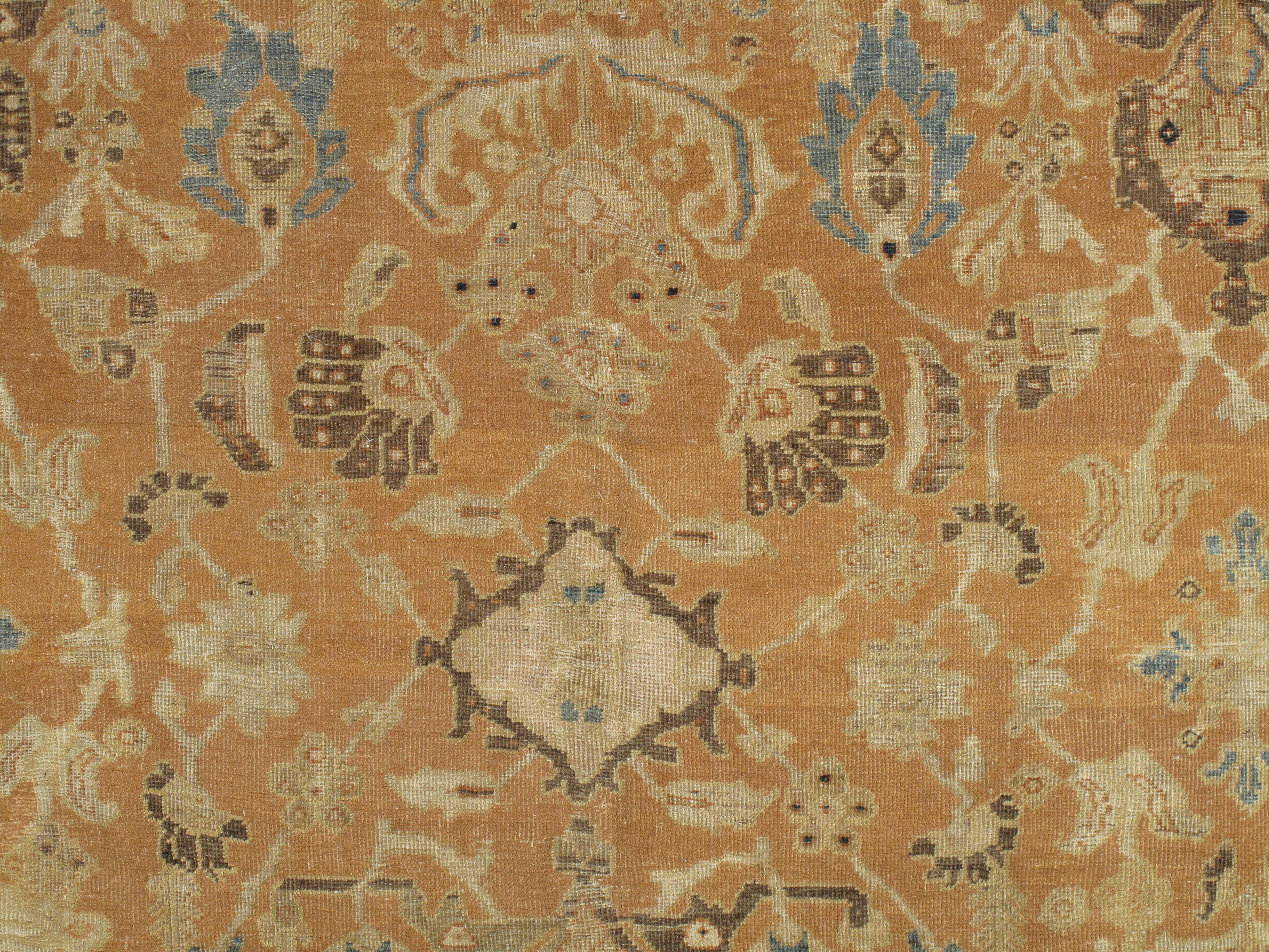 Laine Tapis persan ancien de Sultanabad, tapis oriental fait à la main, marron, bleu pêche et doux en vente