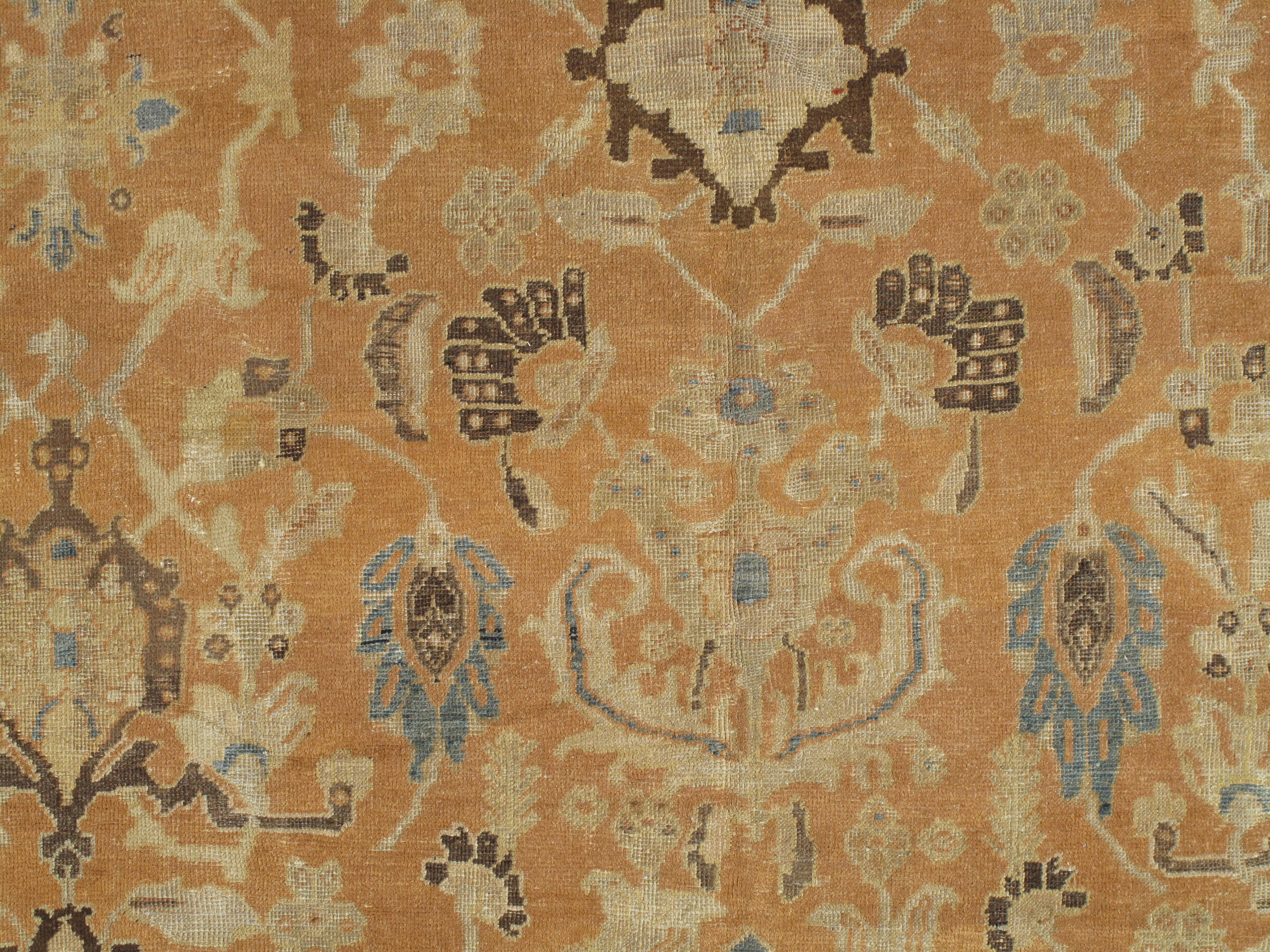 Tapis persan ancien de Sultanabad, tapis oriental fait à la main, marron, bleu pêche et doux en vente 1