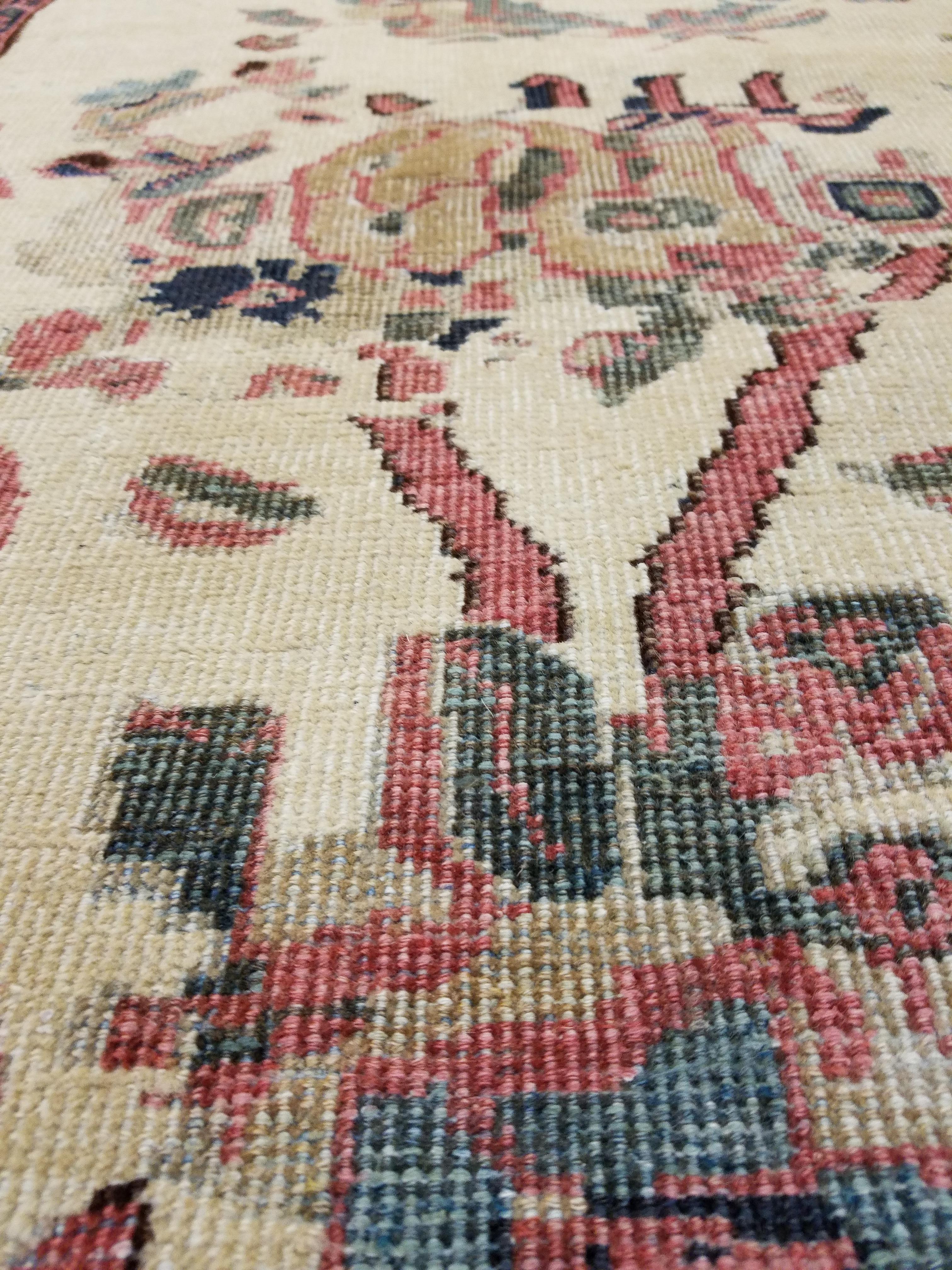 Antiker persischer Sultanabad-Teppich, handgefertigter orientalischer Teppich, Elfenbein, Gold, Grünblau, Grünblau (Appliqué) im Angebot