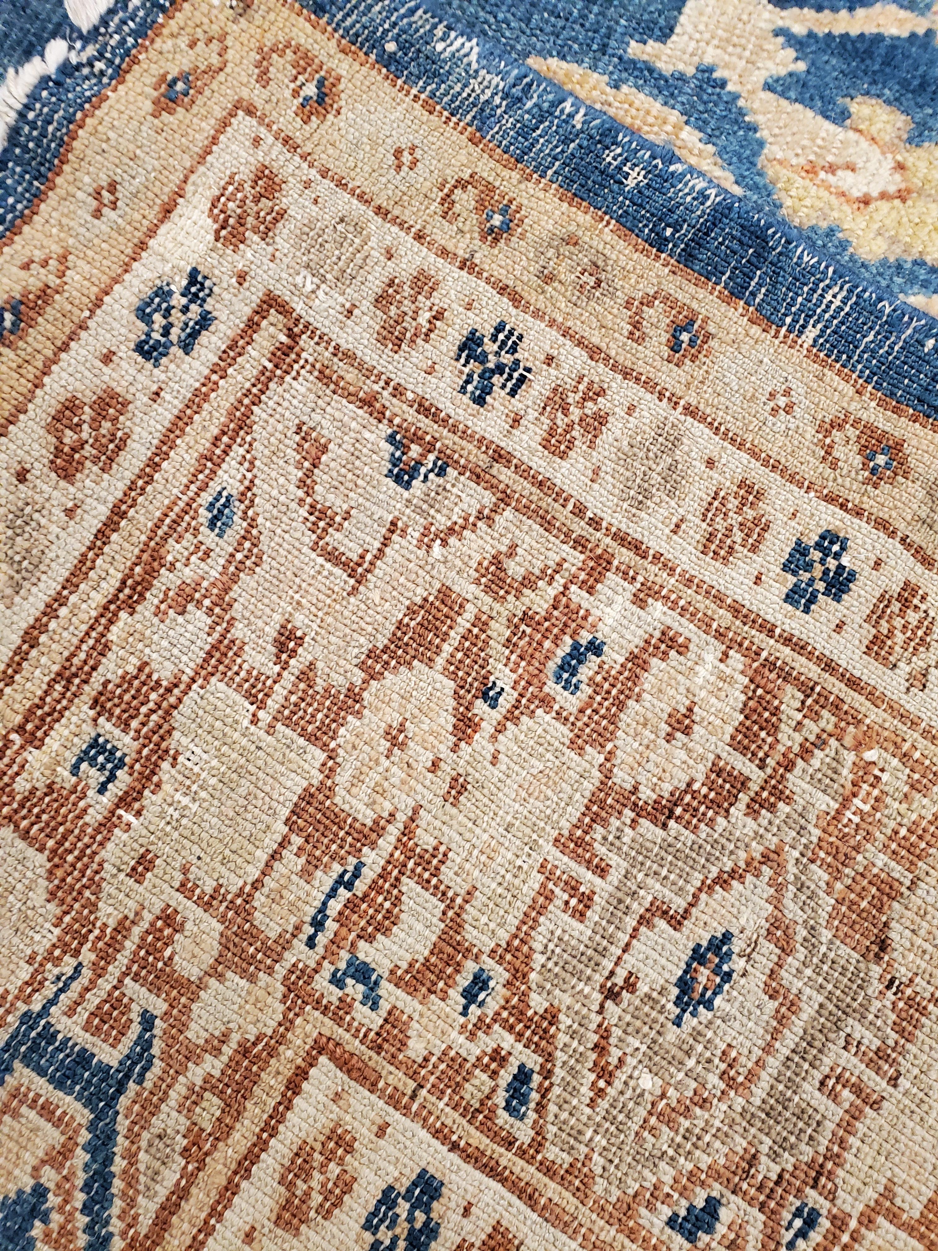 Antiker persischer Sultanabad-Teppich, handgefertigter orientalischer Teppich, hellblau, Terrakotta (Handgeknüpft) im Angebot