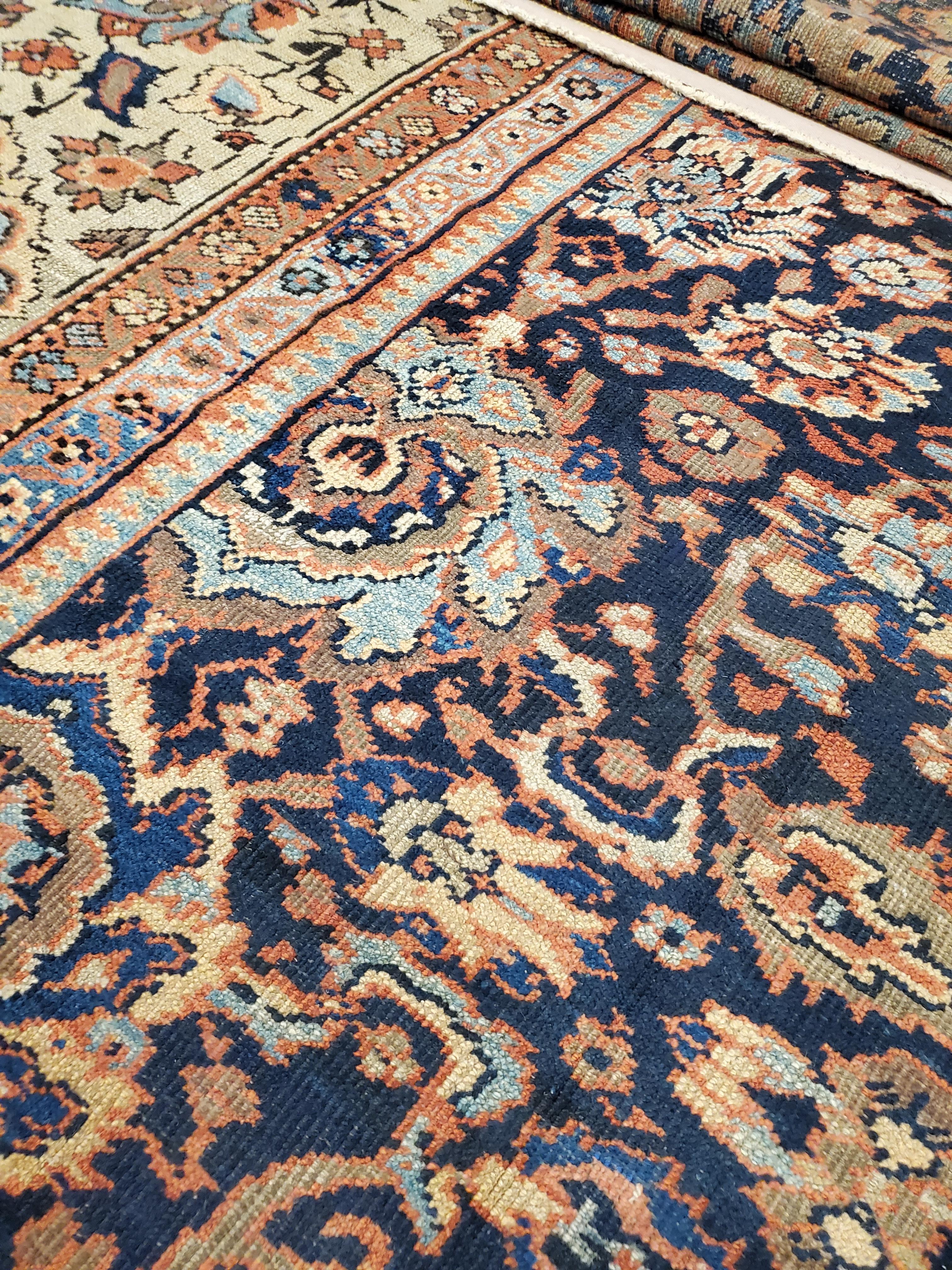 Perse Tapis persan ancien Sultanabad, tapis oriental fait à la main, bleu marine, rouille et or en vente