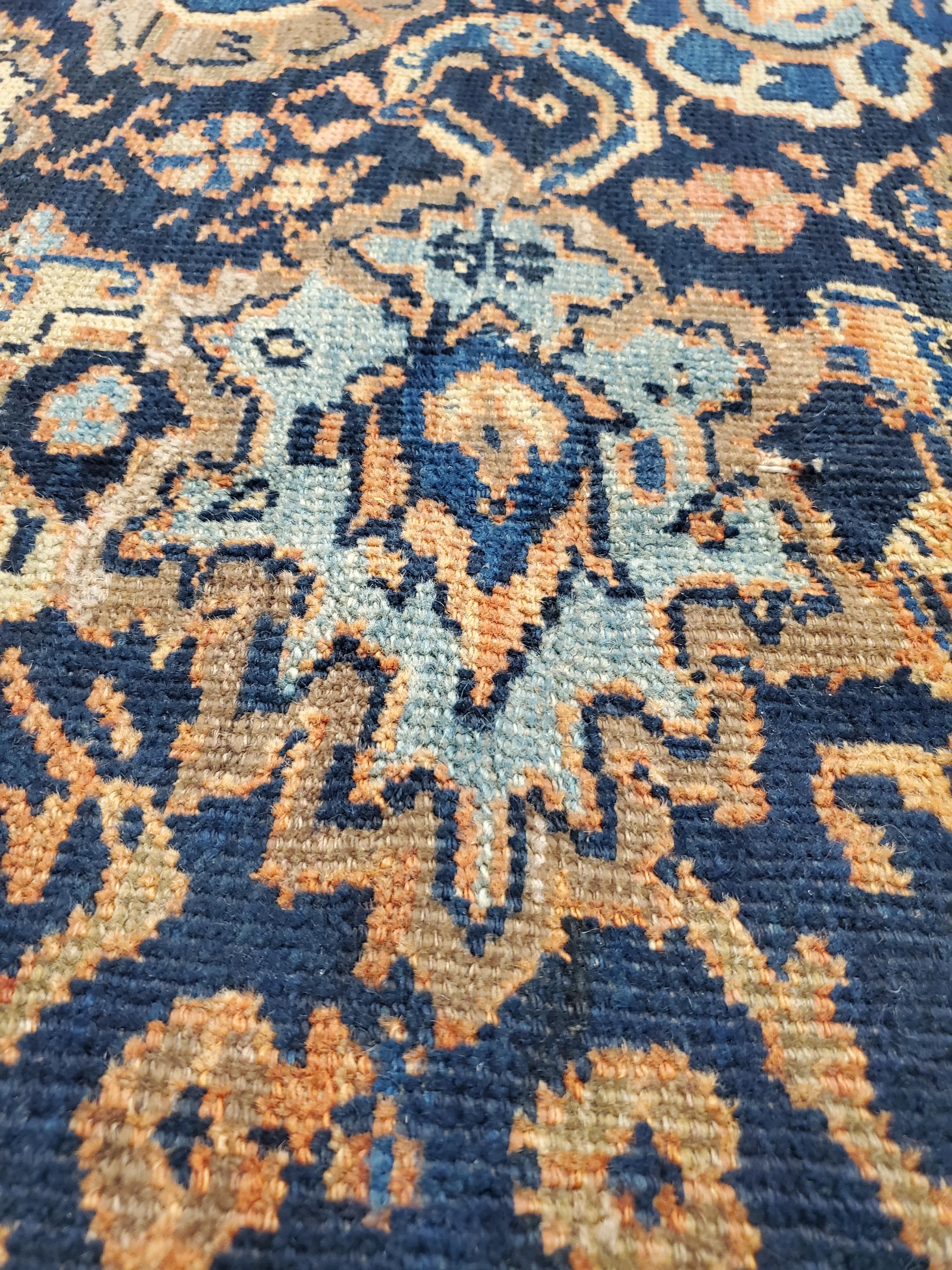 Noué à la main Tapis persan ancien Sultanabad, tapis oriental fait à la main, bleu marine, rouille et or en vente