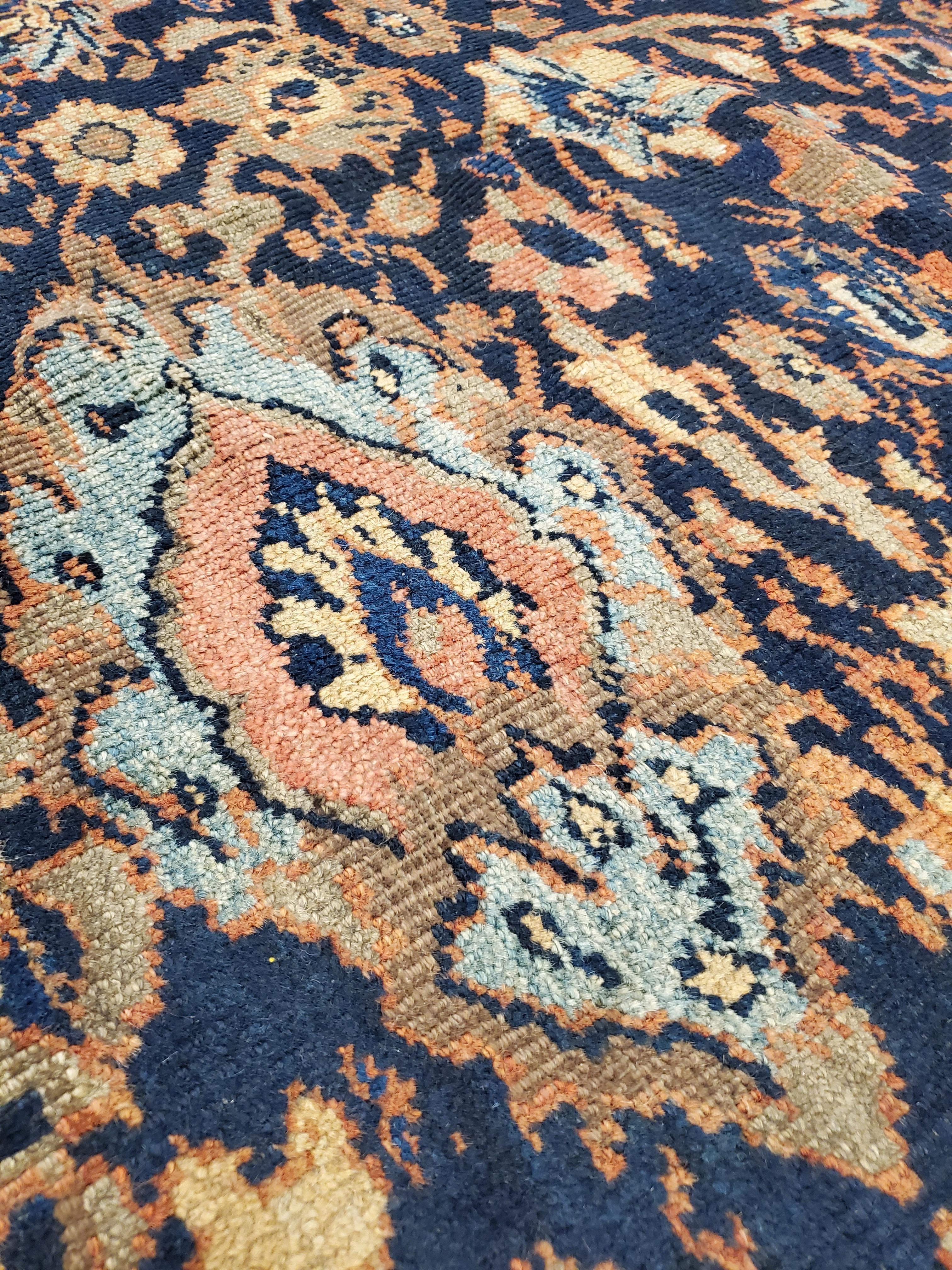 Laine Tapis persan ancien Sultanabad, tapis oriental fait à la main, bleu marine, rouille et or en vente