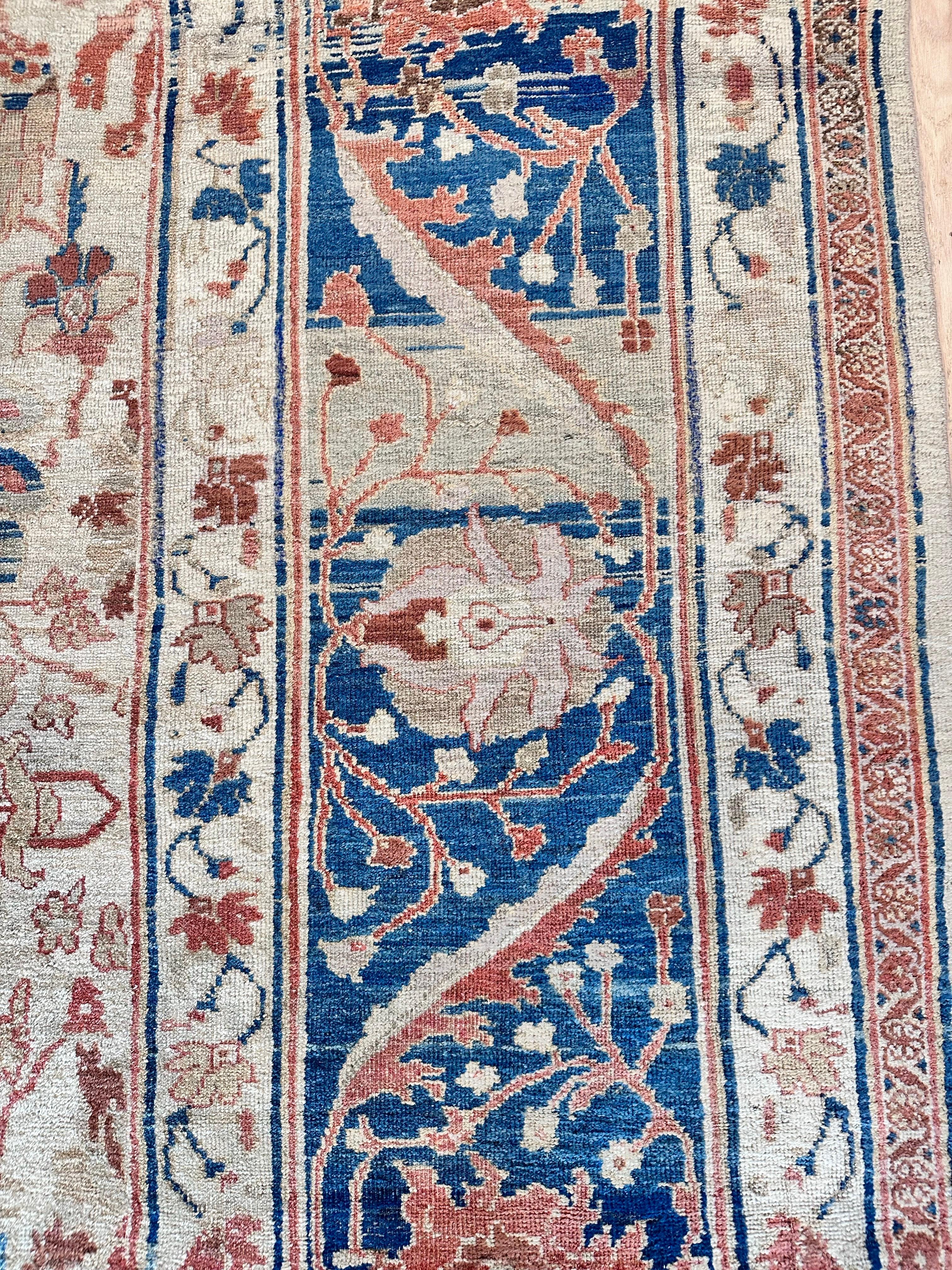 Antiker persischer Sultanabad Rugs, Wolle Elfenbein, Hellblau Orientteppich Handgeknüpft im Angebot 11