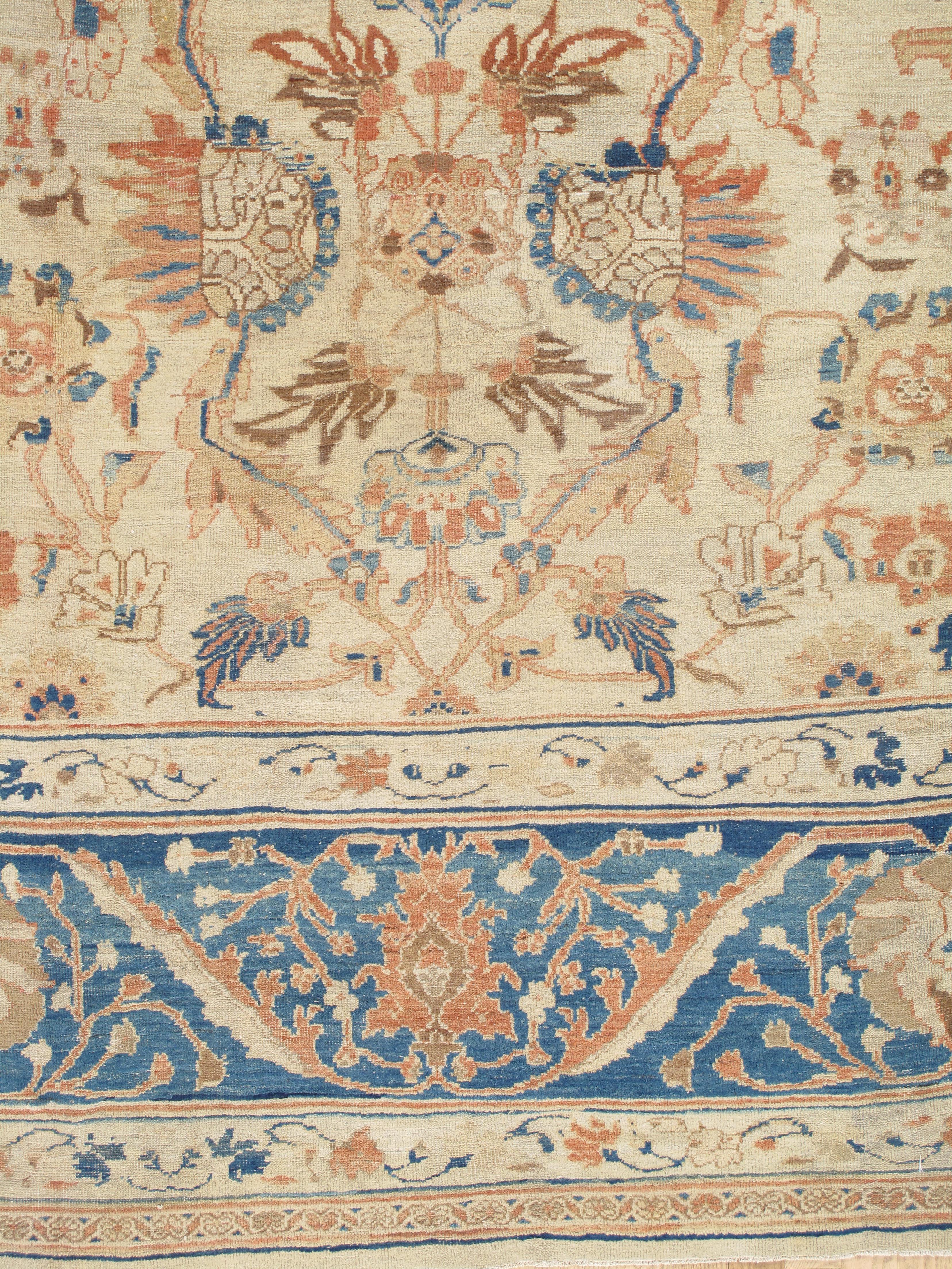 Antiker persischer Sultanabad Rugs, Wolle Elfenbein, Hellblau Orientteppich Handgeknüpft (19. Jahrhundert) im Angebot