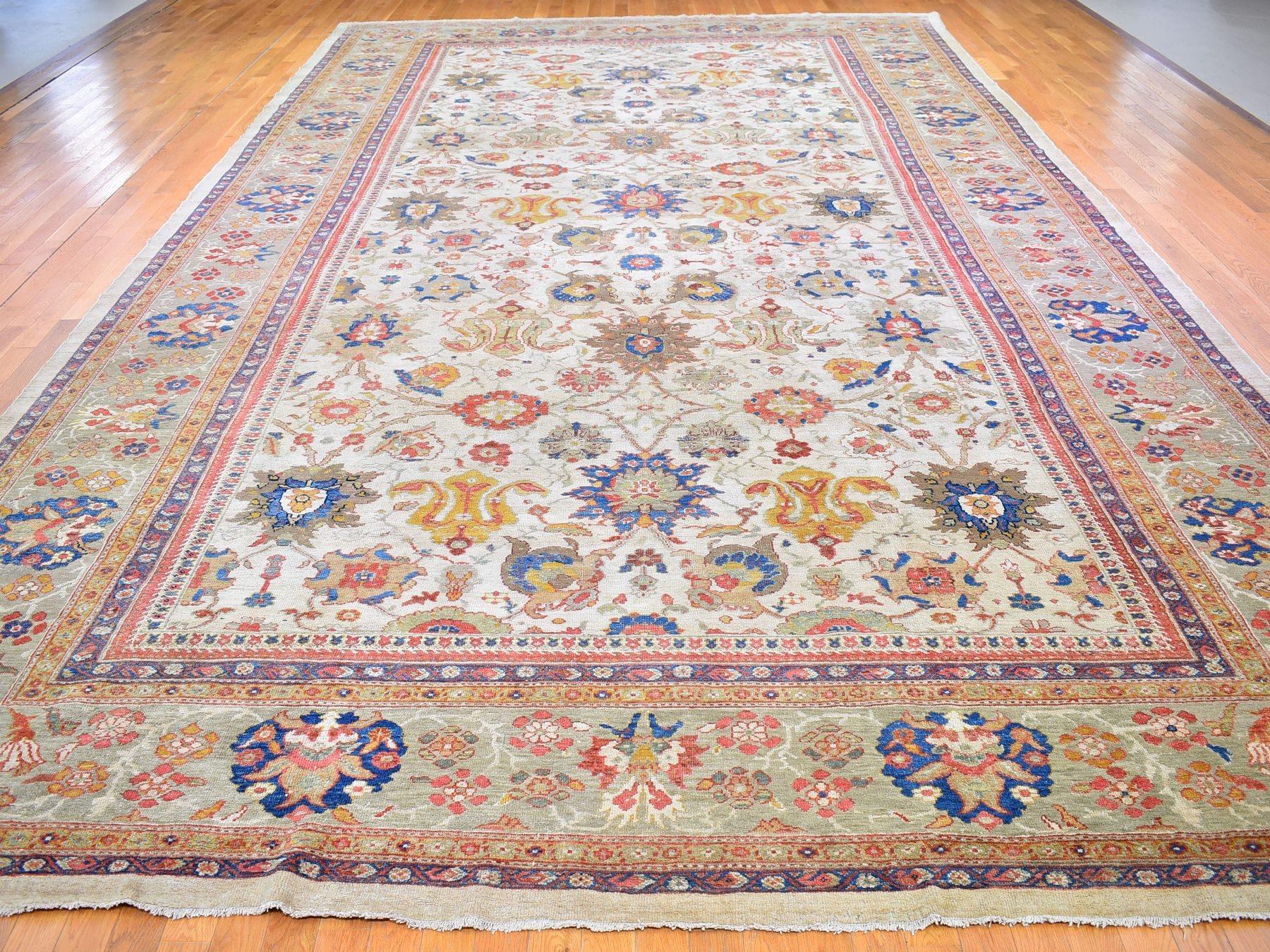 Ce fabuleux tapis noué à la main a été créé et conçu pour une résistance et une durabilité accrues. Ce tapis a été fabriqué à la main pendant des semaines selon la méthode traditionnelle utilisée pour la fabrication des tapis. Il s'agit d'une pièce