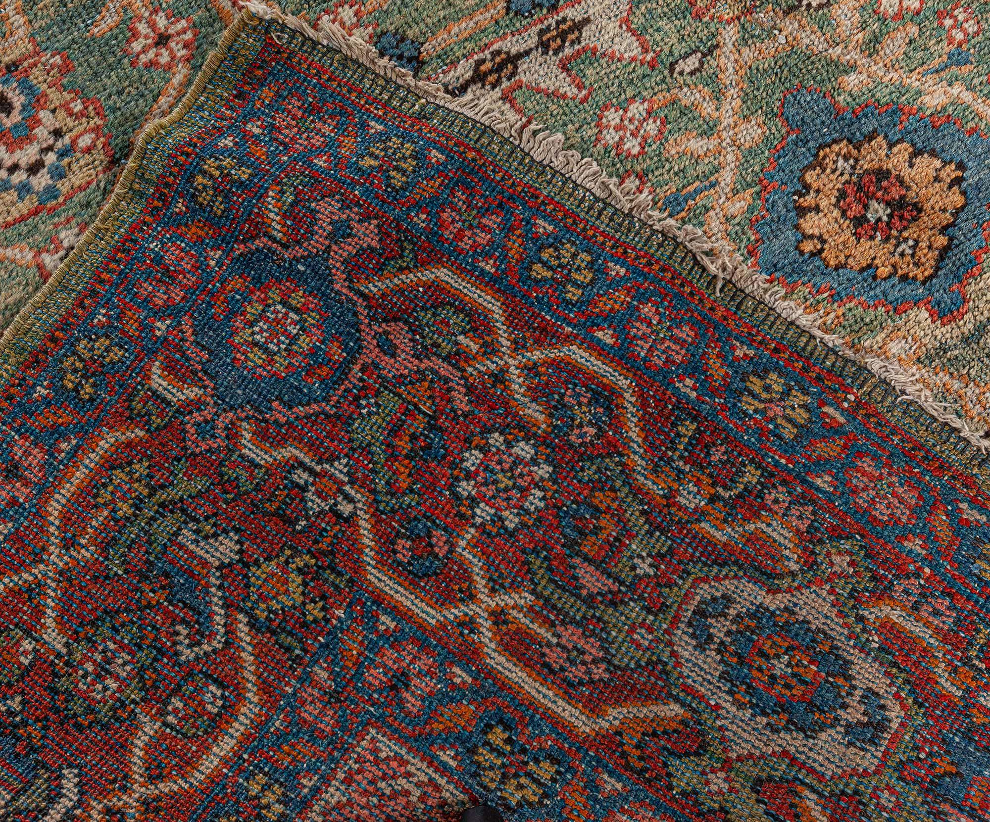 Laine Antiquités - Tapis persan Sultanabad en laine fait à la main en vente