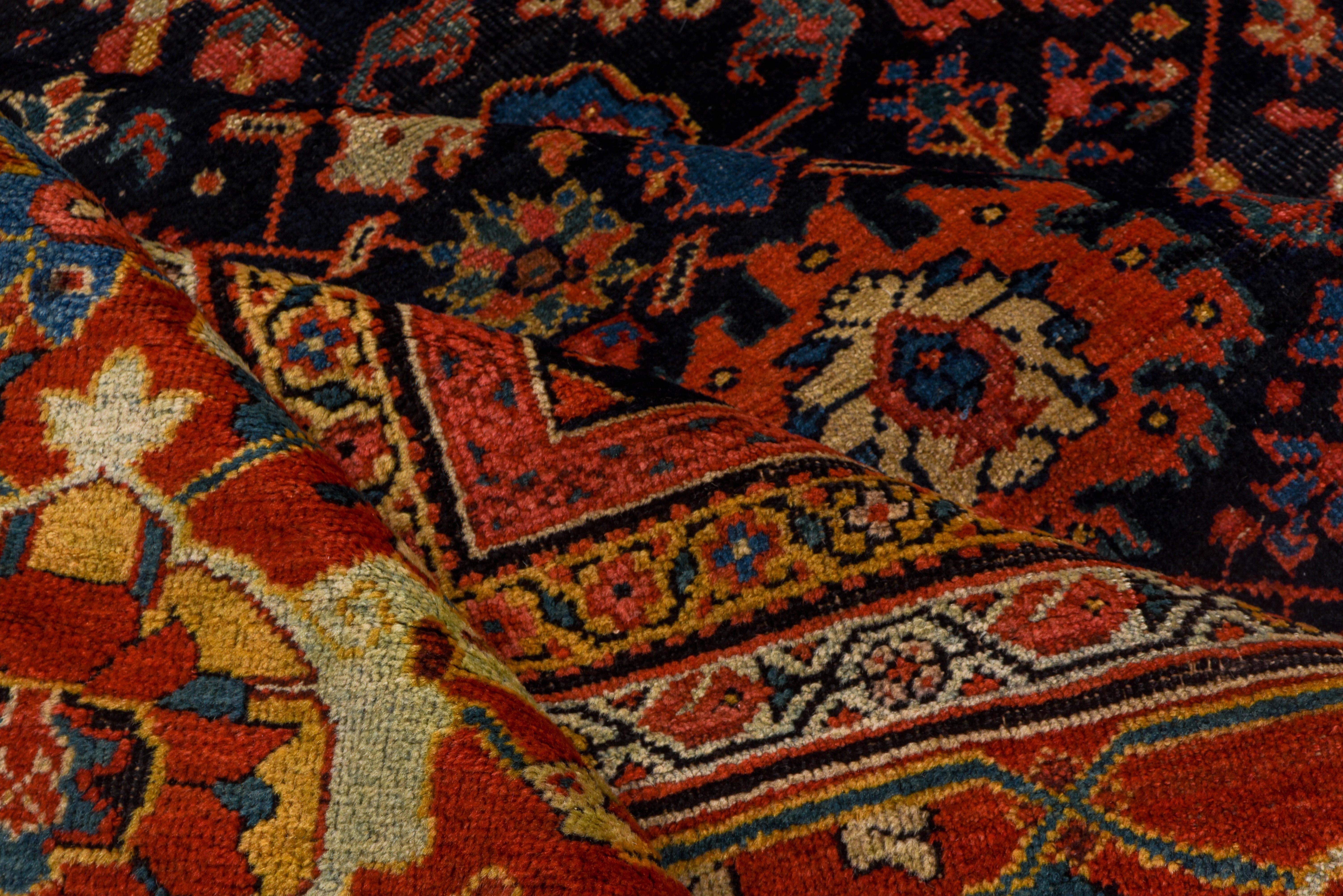 Antique Persian Sultanabad Large Carpet, circa 1900s, Beautiful Colors In Good Condition For Sale In New York, NY