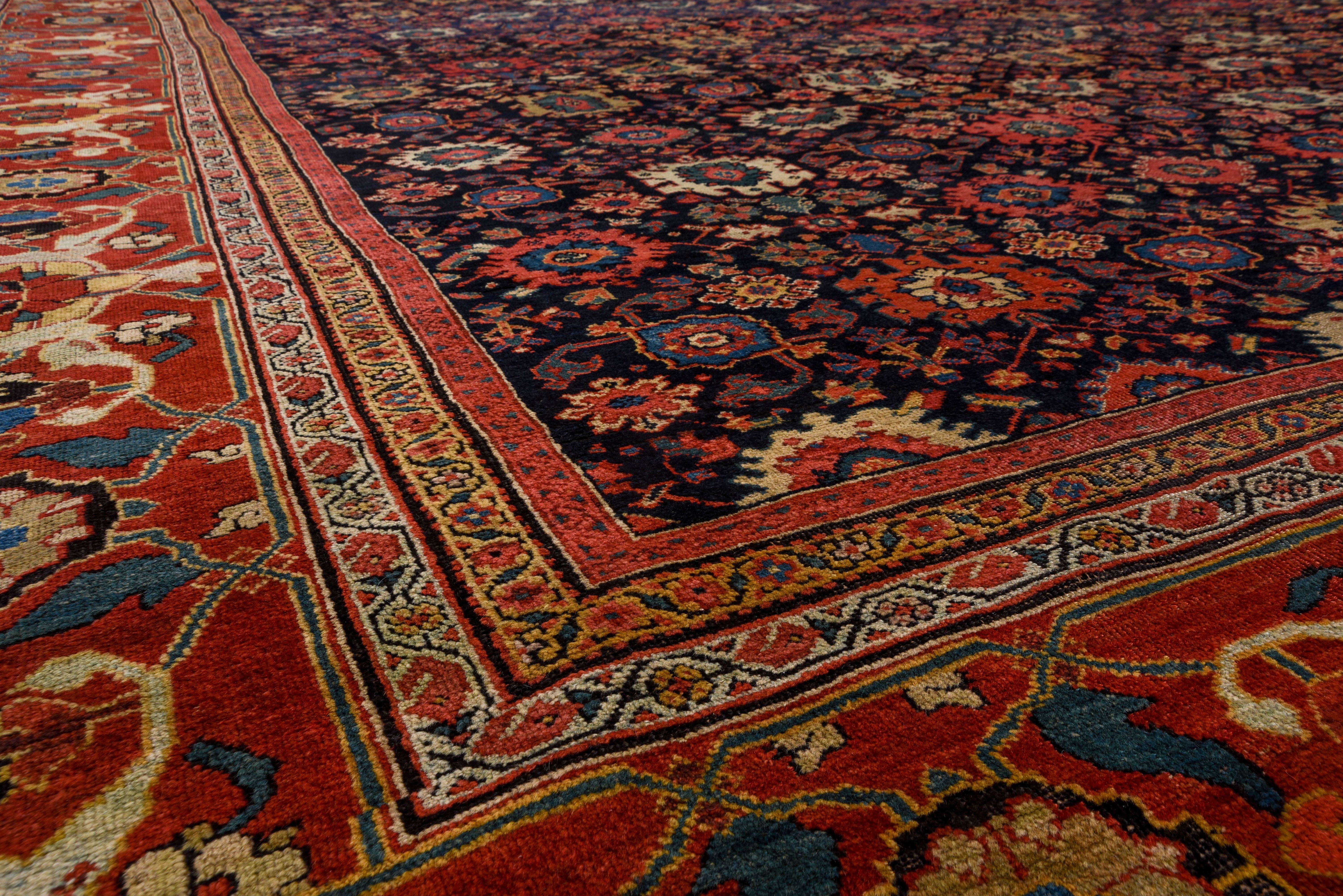 Early 20th Century Antique Persian Sultanabad Large Carpet, circa 1900s, Beautiful Colors For Sale