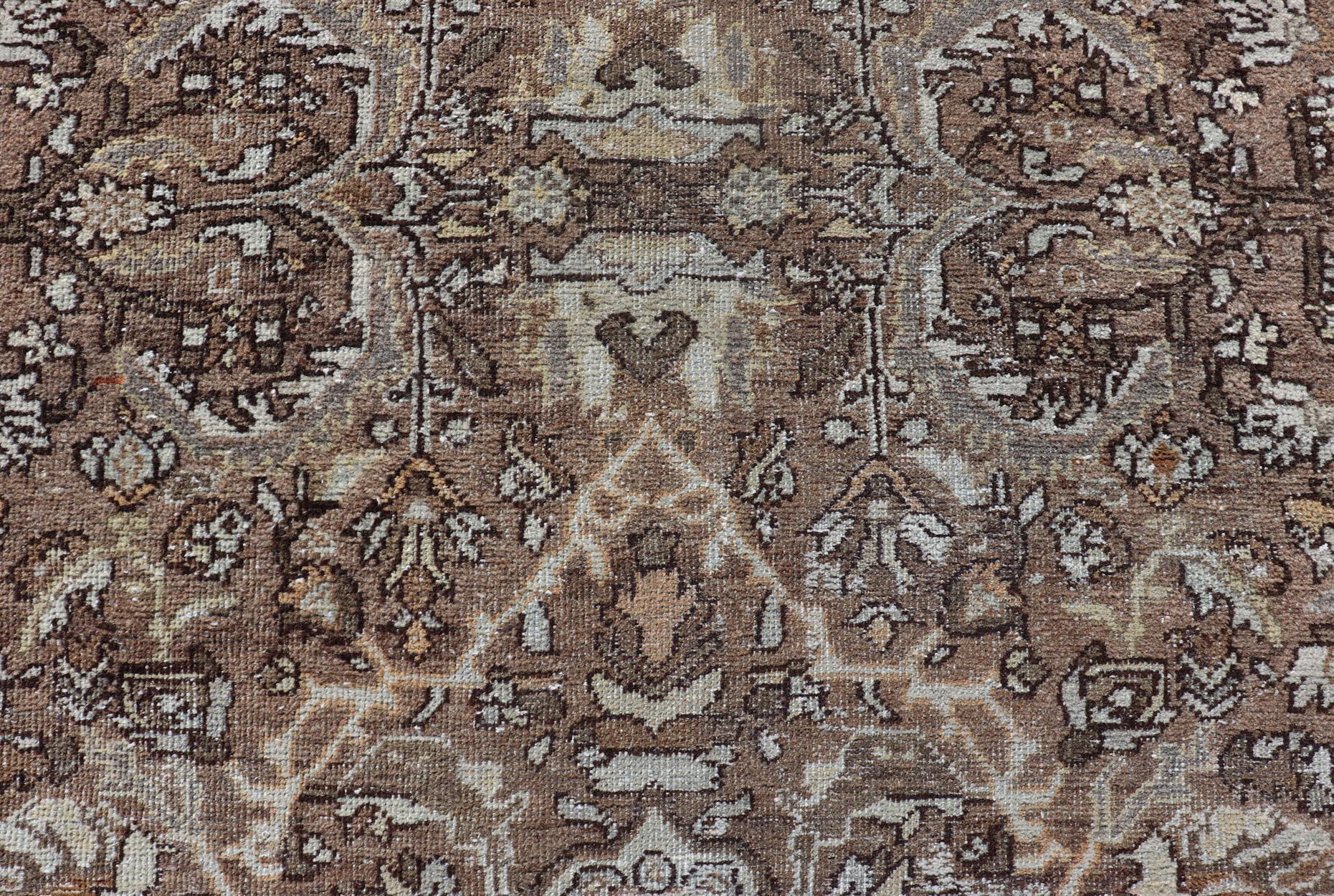 Antiker persischer Sultanabad-Mahal-Teppich mit allseitigem subgeometrischem Design (Handgeknüpft) im Angebot