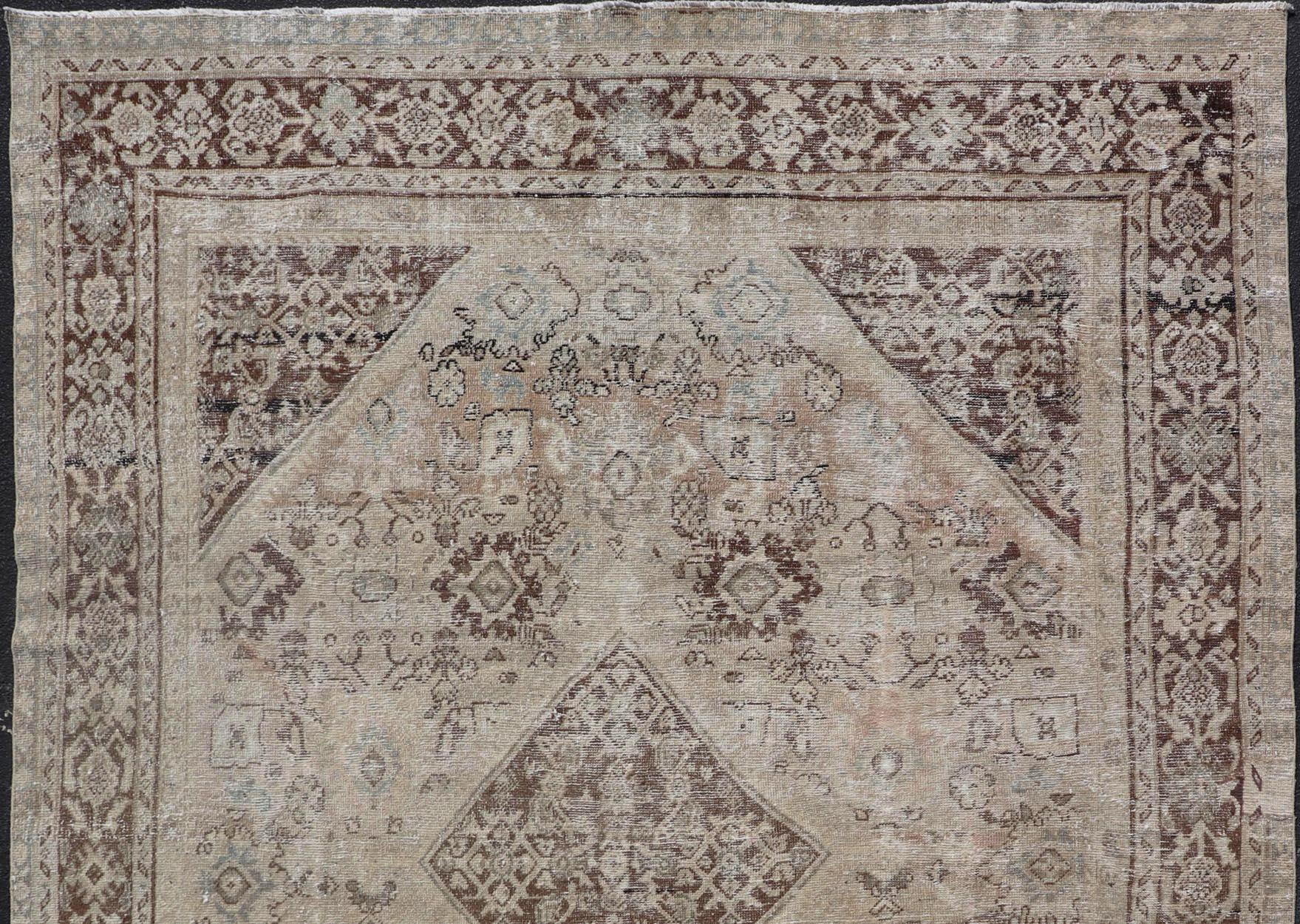 Antiker persischer Sultanabad-Mahal-Teppich mit subgeometrischem Design und Medaillon, antik im Zustand „Gut“ im Angebot in Atlanta, GA